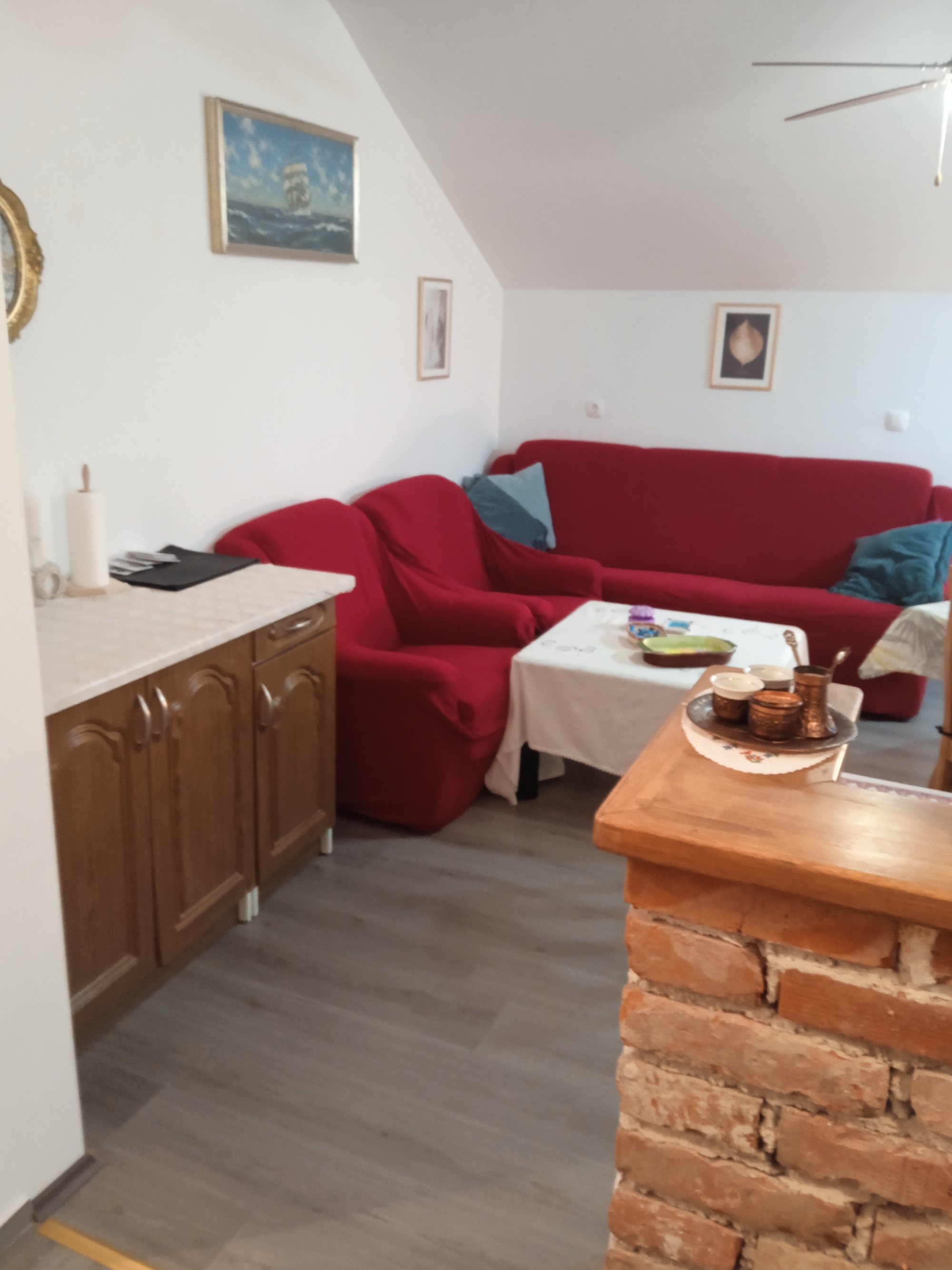 Three bedroom apartment with balcony Plaški, Velebit  A-a