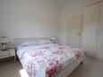 Спальня 1 Omišalj, Спальня 1 в размещении типа apartment, WiFi.