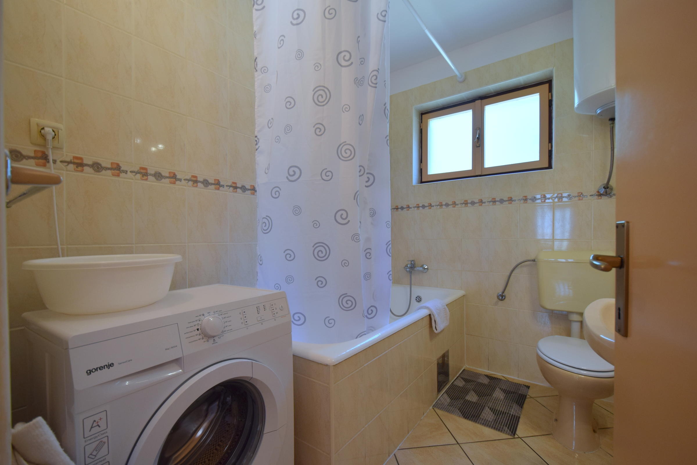 Three bedroom apartment with terrace Njivice, Krk  A-a