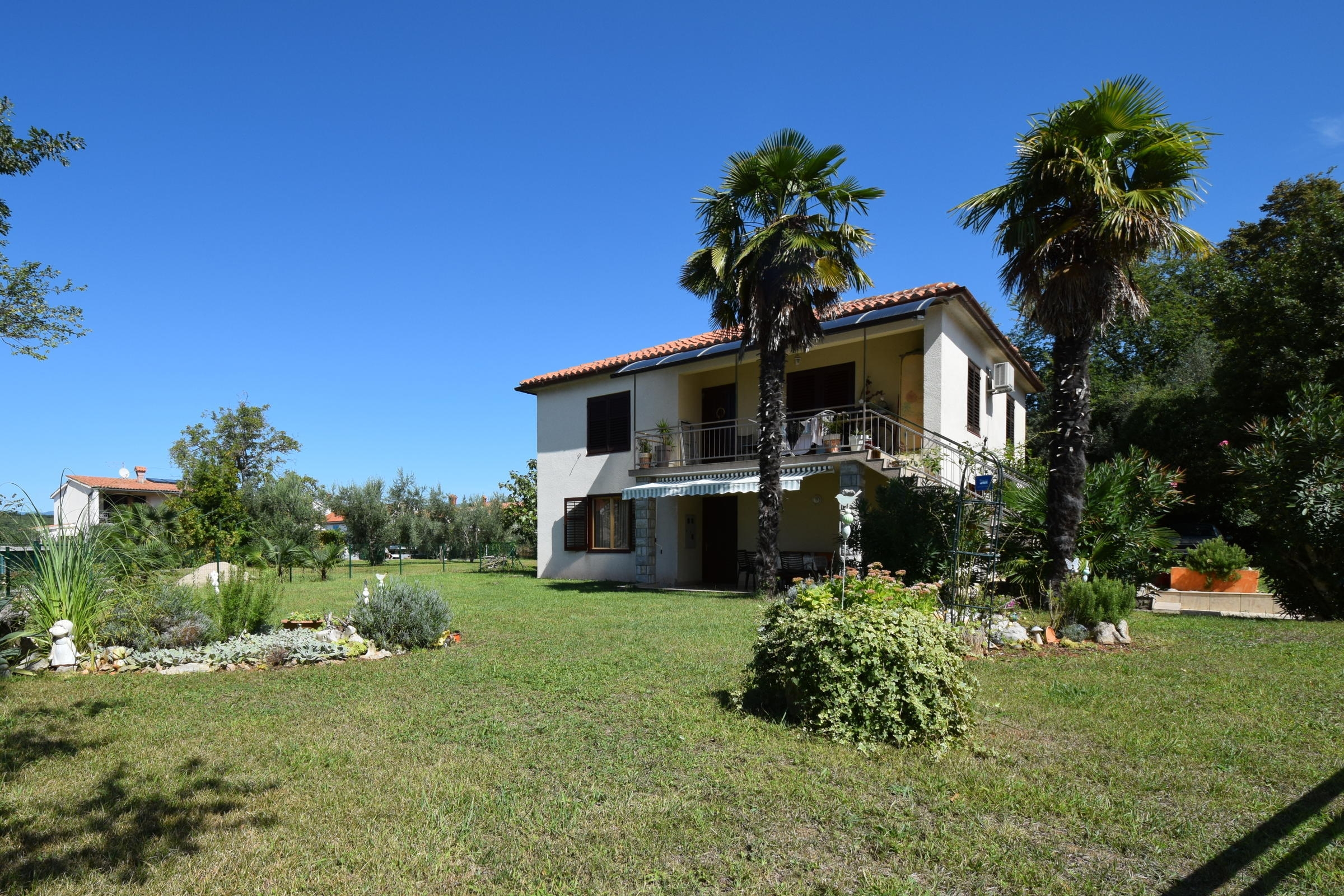 Three bedroom apartment with terrace Njivice, Krk (A-20468-a) Three bedroom apartment with terrace Njivice, Krk (A-20468-a)