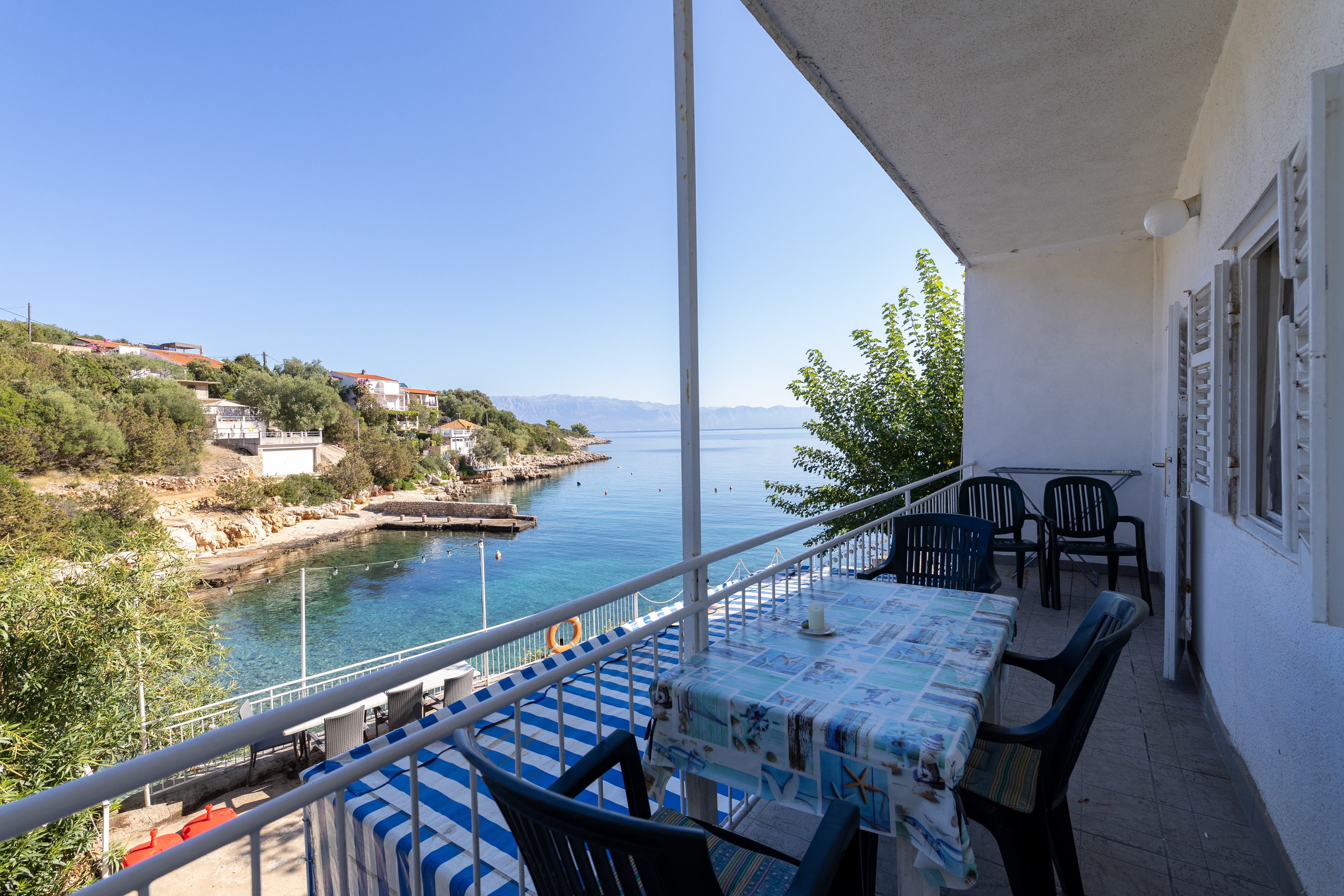 Three bedroom apartment near beach Cove Zarace (Gdinj), Hvar  A-b