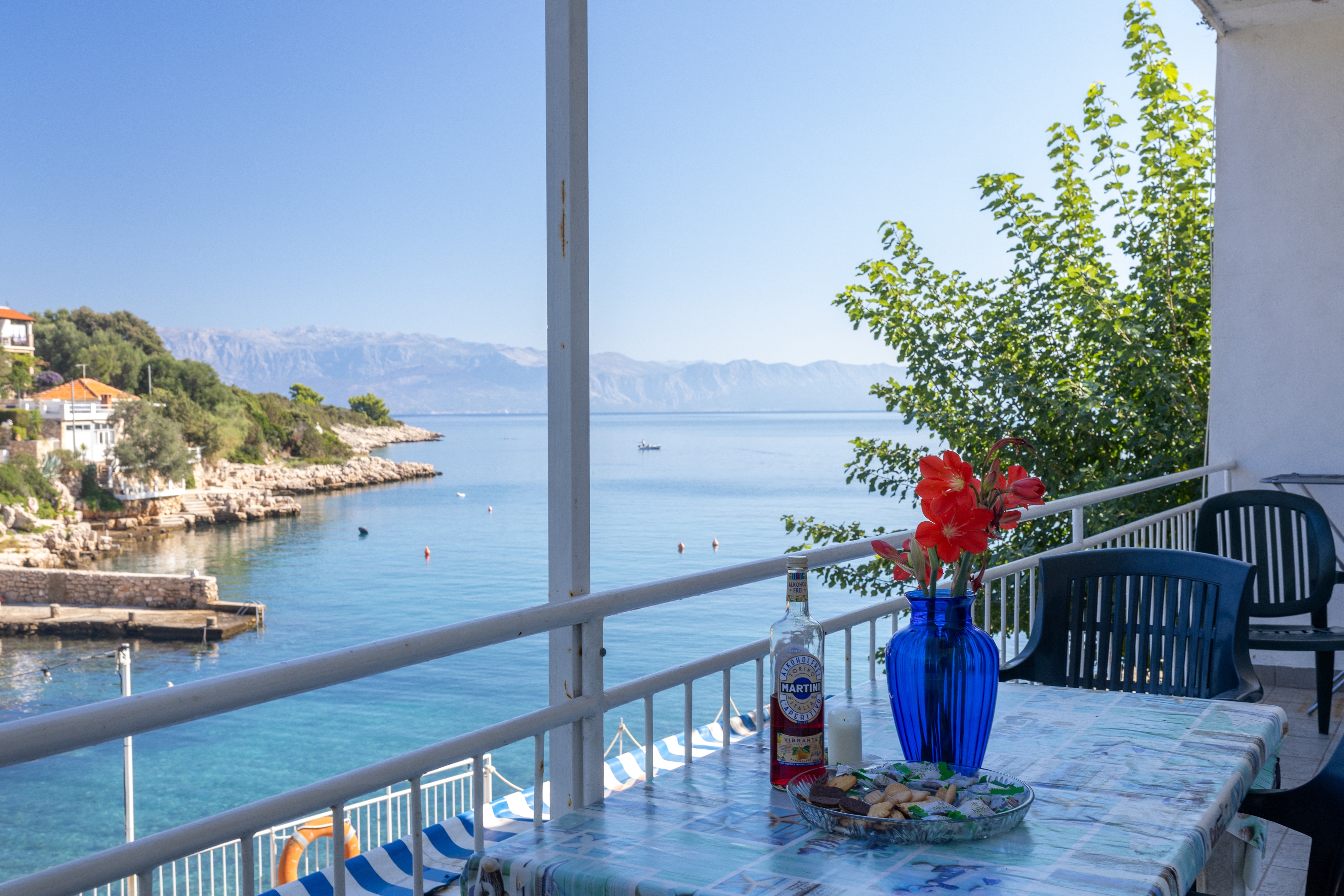Three bedroom apartment near beach Cove Zarace (Gdinj), Hvar (A-2047-b)