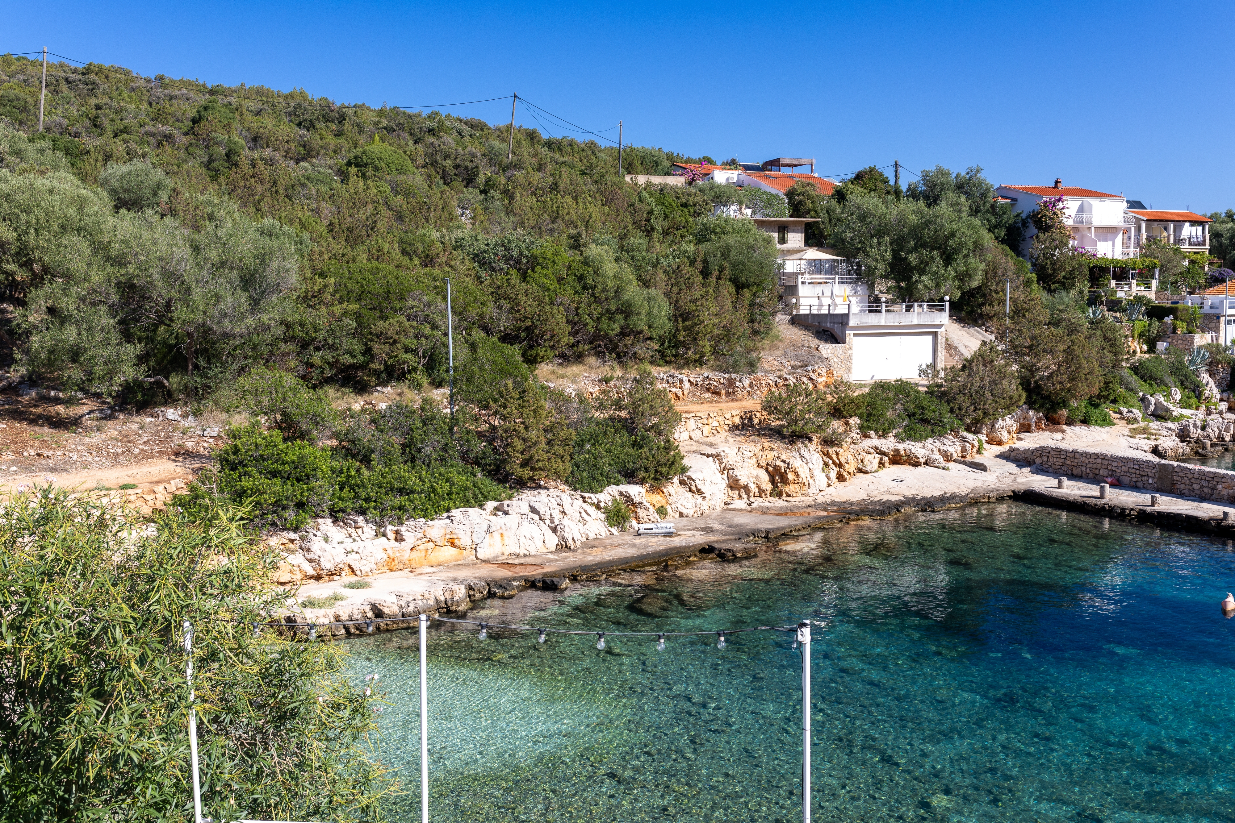 Three bedroom apartment near beach Cove Zarace (Gdinj), Hvar  A-b