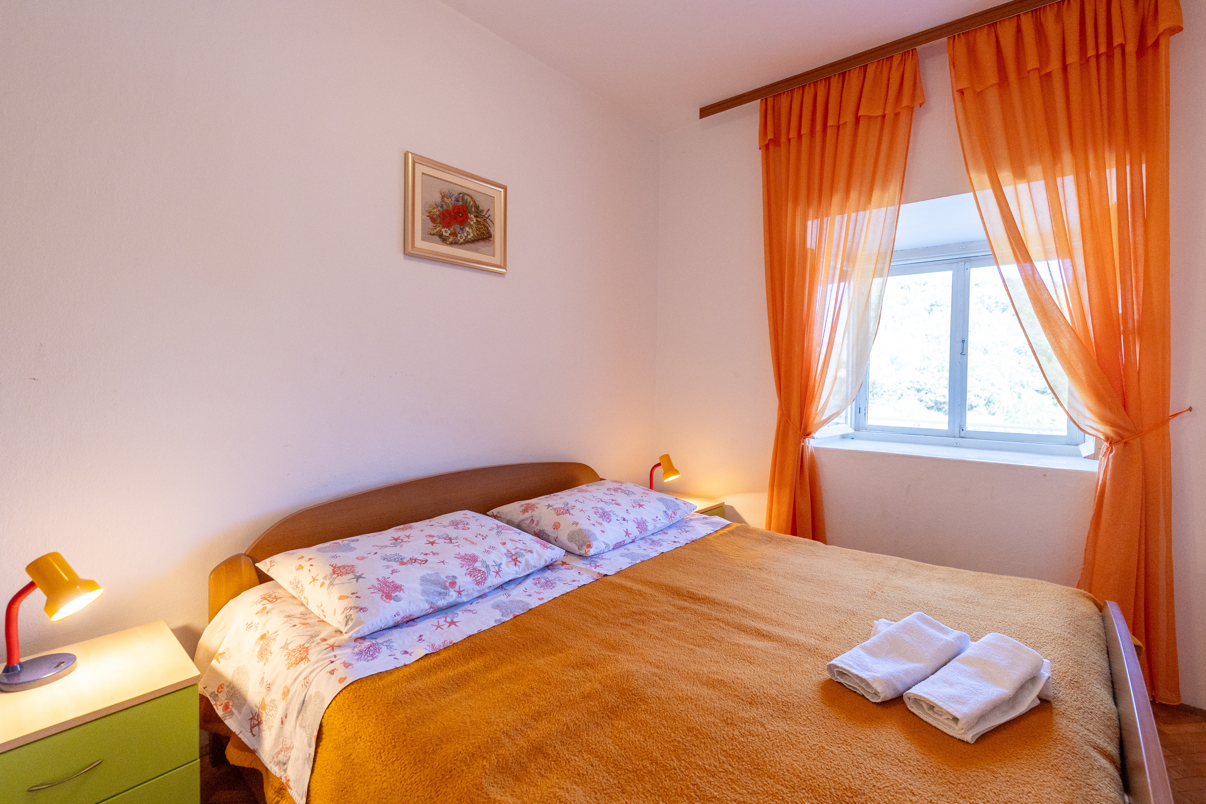 Three bedroom apartment near beach Cove Zarace (Gdinj), Hvar  A-b