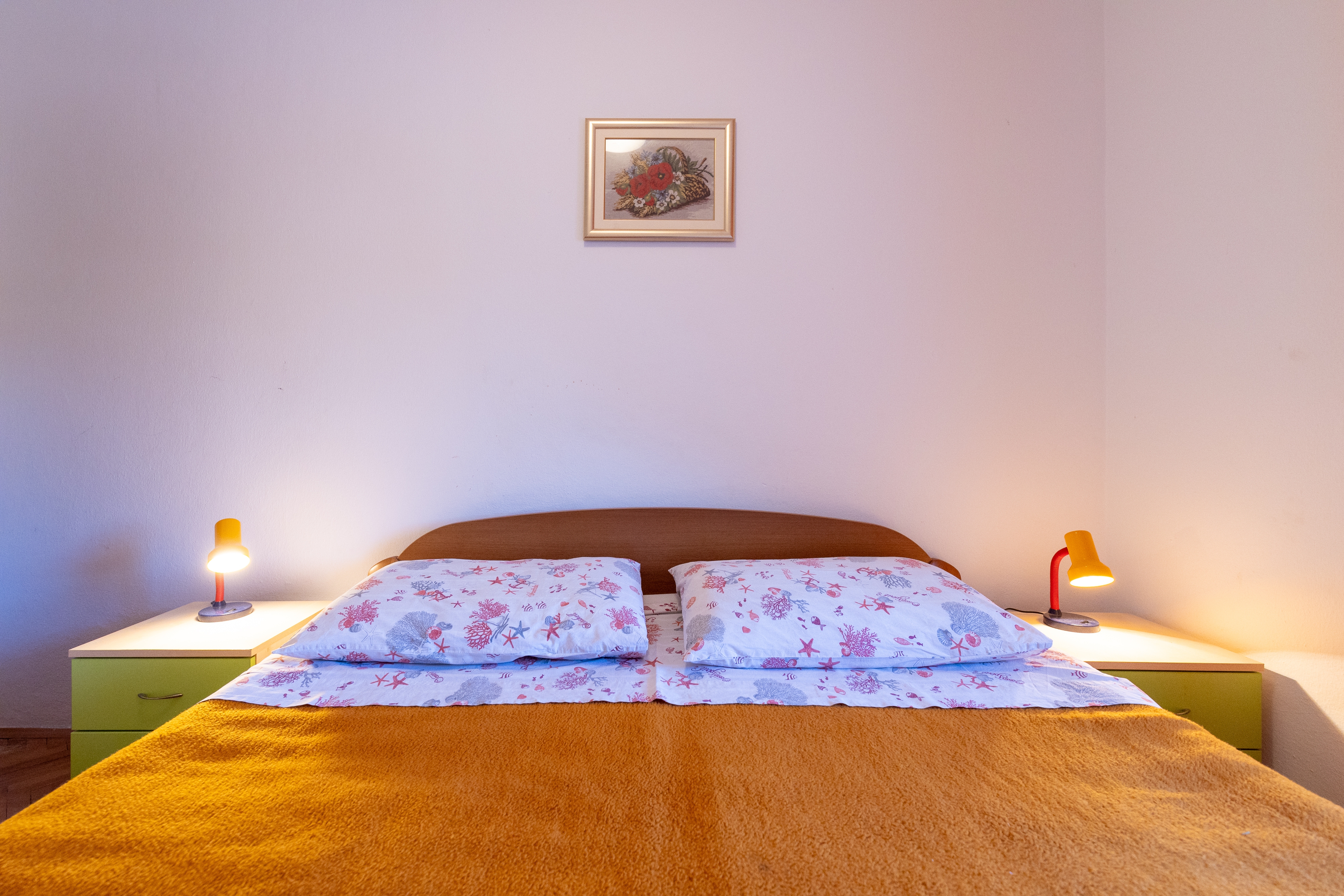 Three bedroom apartment near beach Cove Zarace (Gdinj), Hvar  A-b