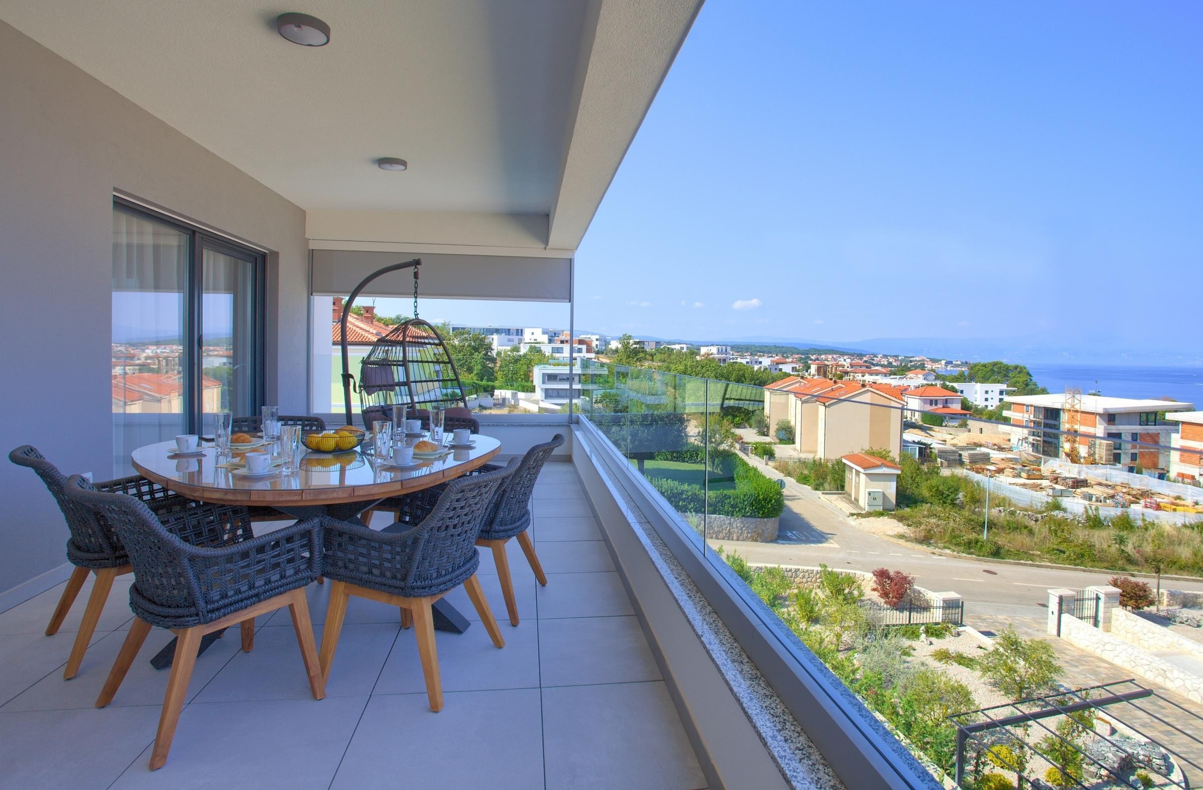 Three bedroom apartment with terrace and sea view Malinska, Krk  A-a