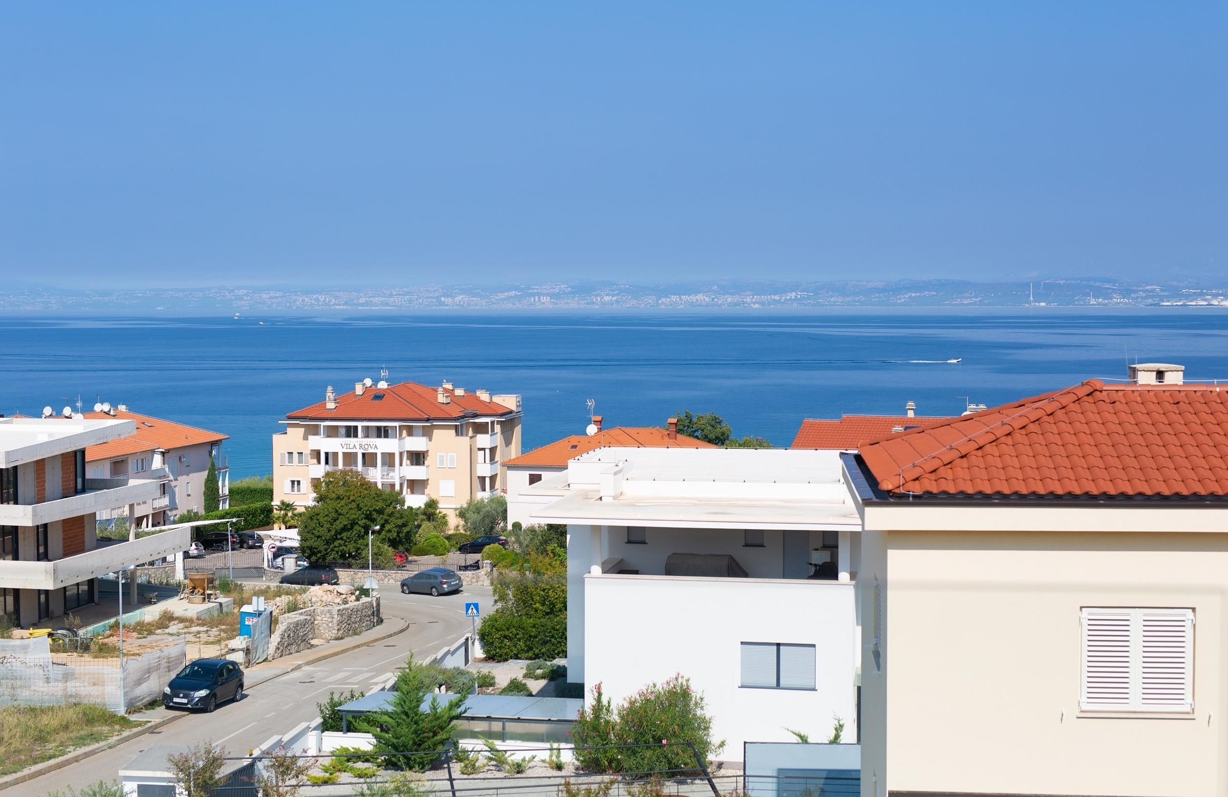 Three bedroom apartment with terrace and sea view Malinska, Krk  A-a
