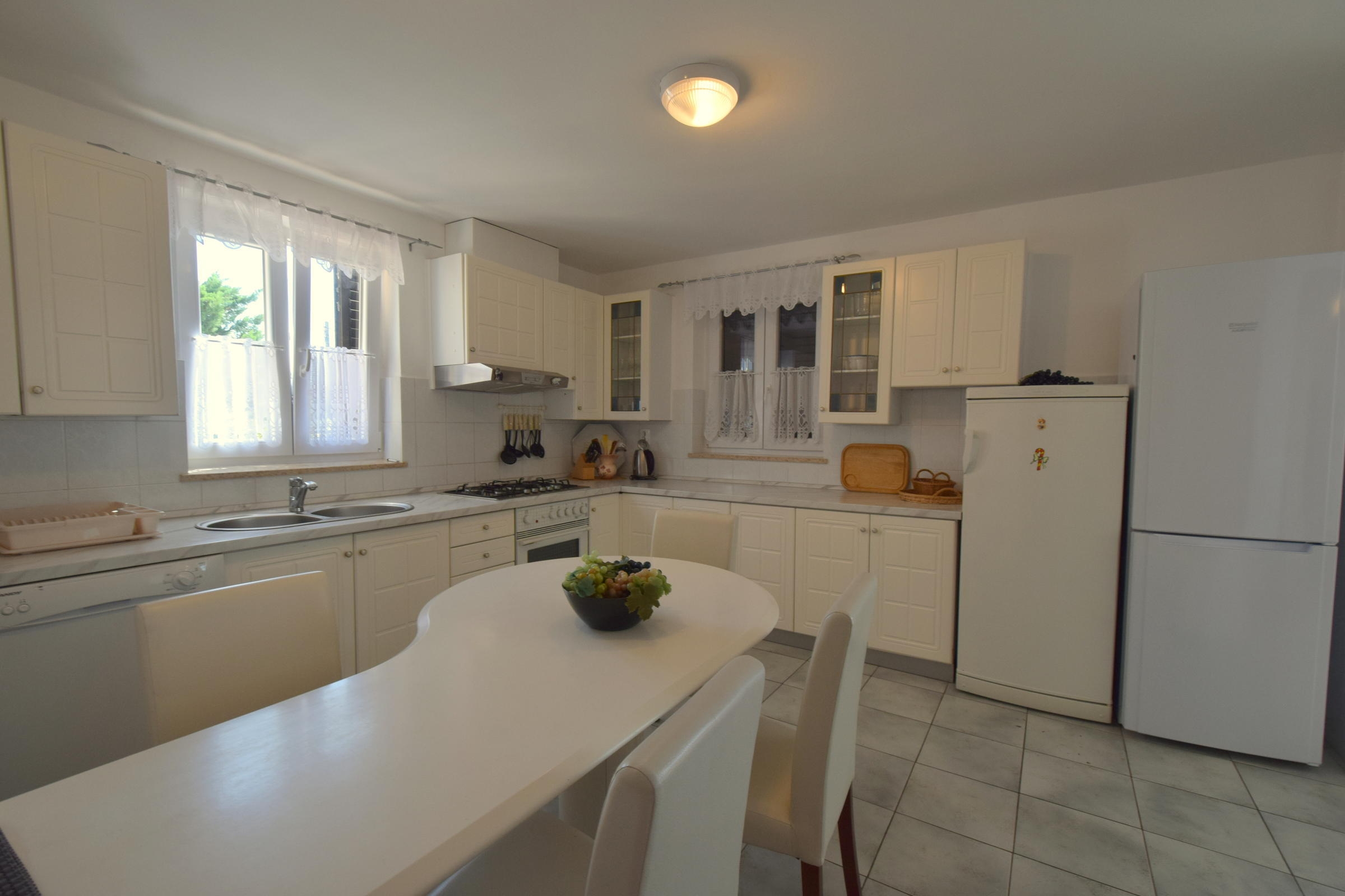 Three bedroom apartment with terrace and sea view Omišalj, Krk  A-a