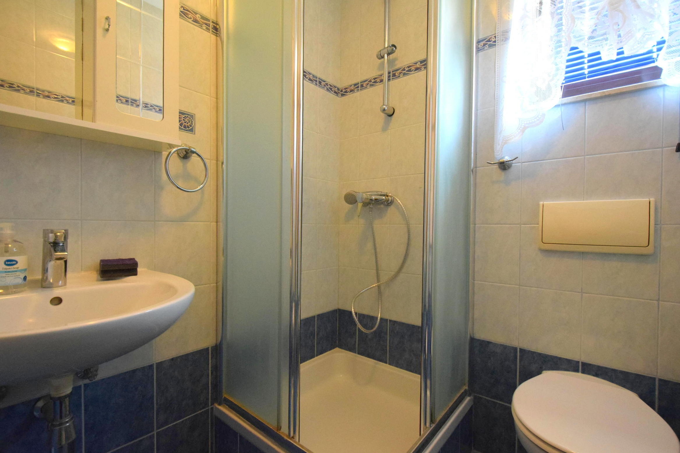One bedroom apartment with terrace and sea view Omišalj, Krk  A-a