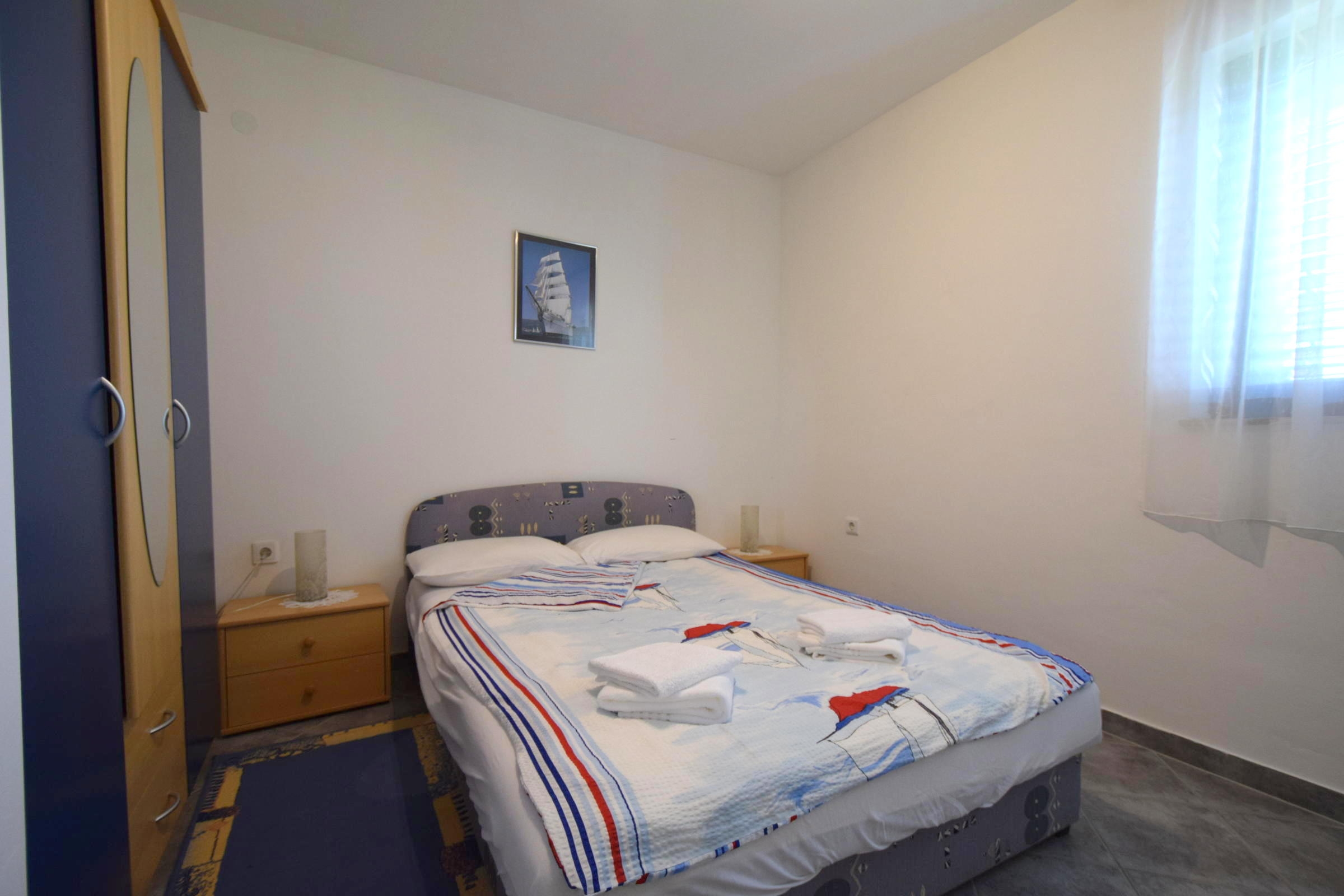 One bedroom apartment with terrace and sea view Omišalj, Krk  A-a