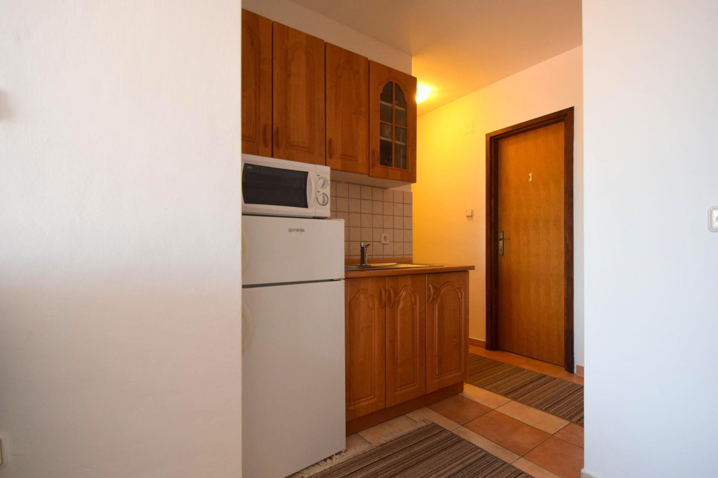 One bedroom apartment with terrace and sea view Omišalj, Krk  A-a