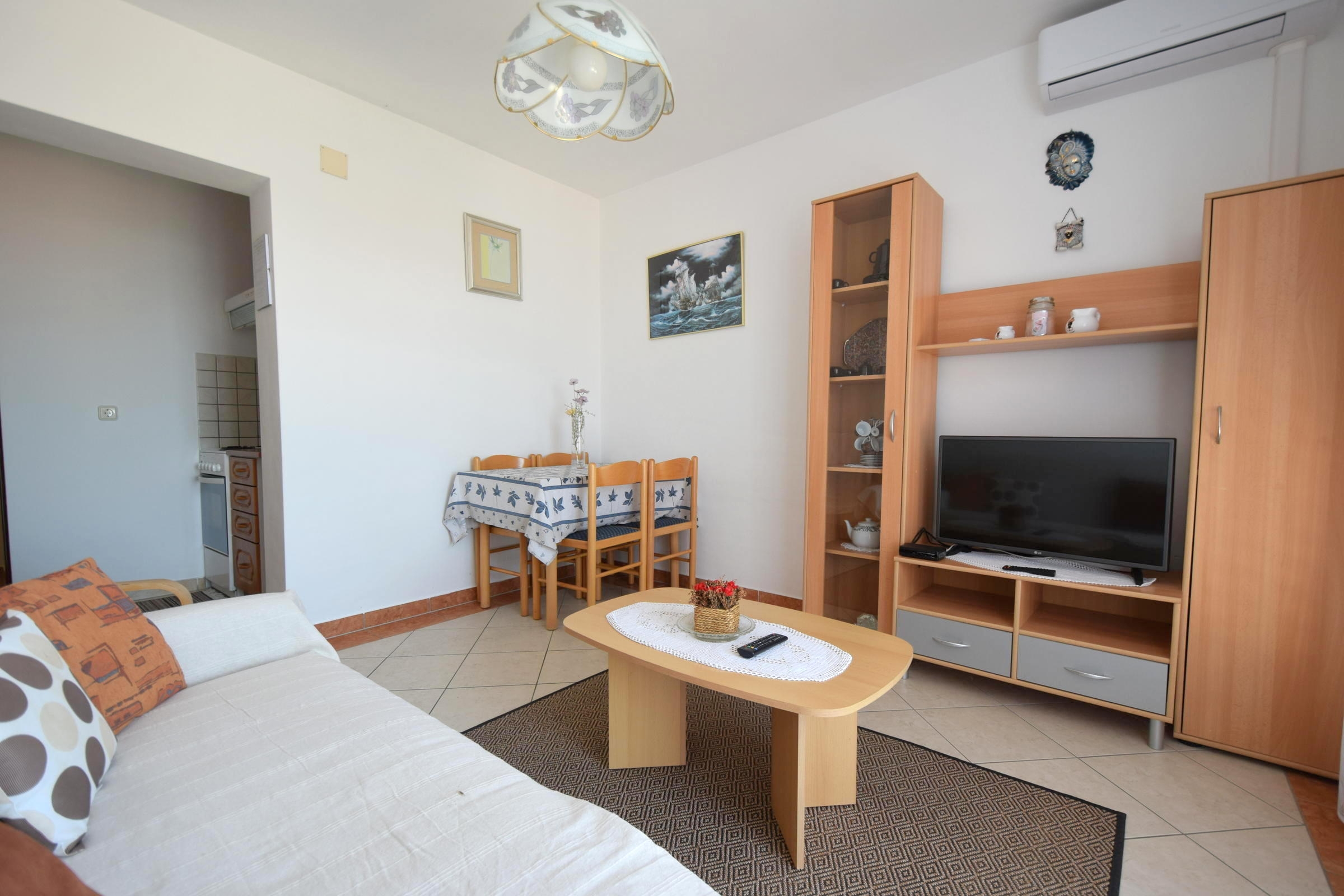 One bedroom apartment with terrace and sea view Omišalj, Krk  A-a