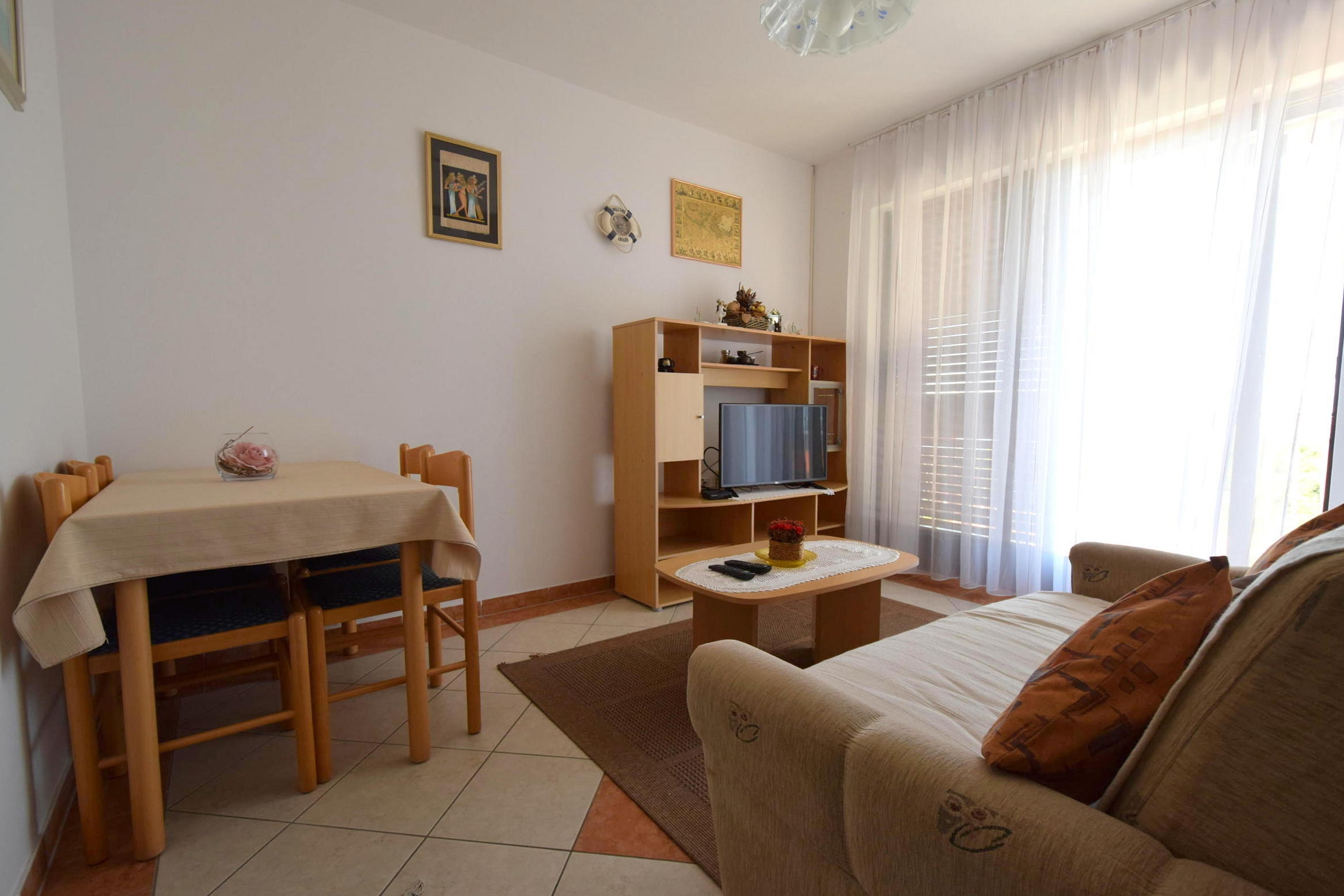 One bedroom apartment with terrace and sea view Omišalj, Krk  A-b
