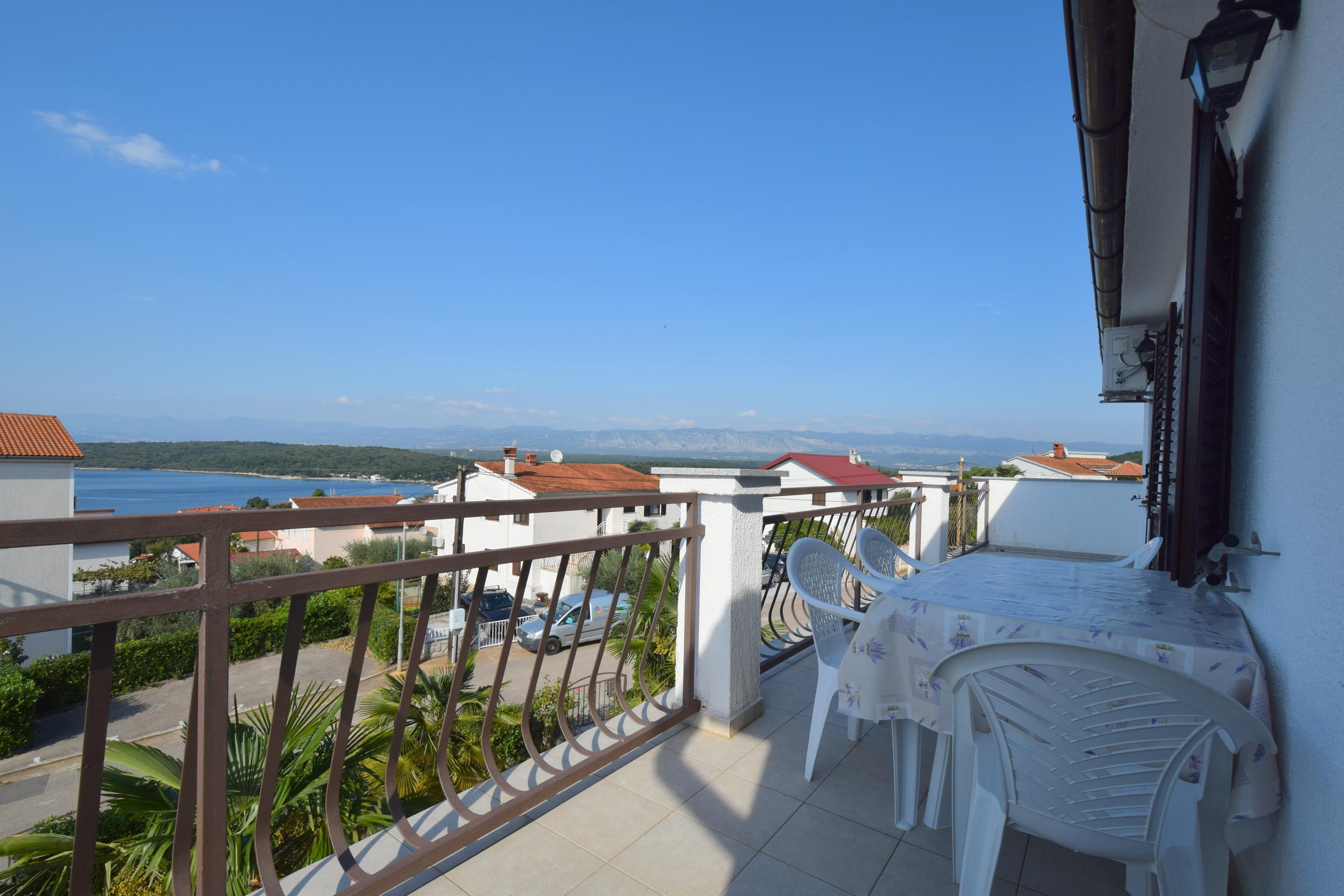 Three bedroom apartment with terrace and sea view Njivice, Krk  A-a