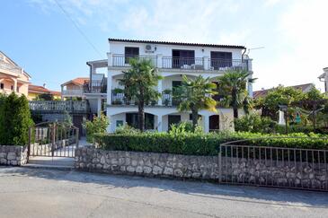 Njivice, Krk, Object 20474 - Appartementen with pebble beach.