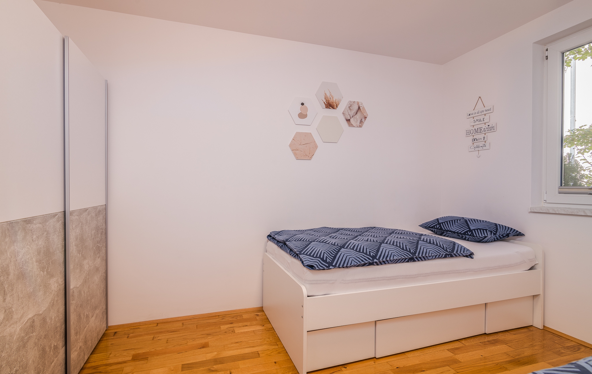Two bedroom apartment with terrace Soline, Krk  A-a