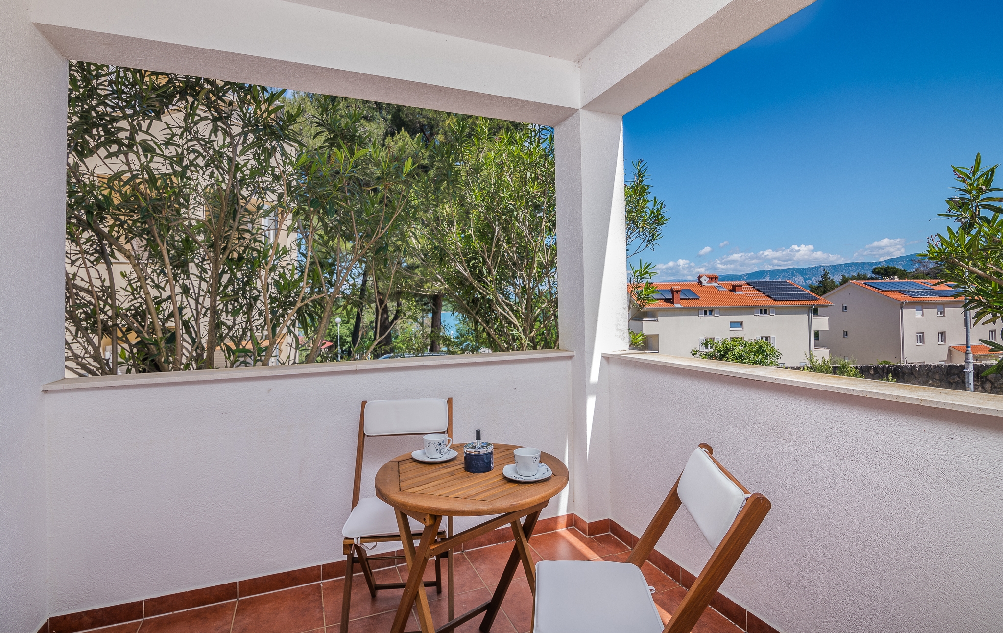 Two bedroom apartment with terrace Soline, Krk  A-a