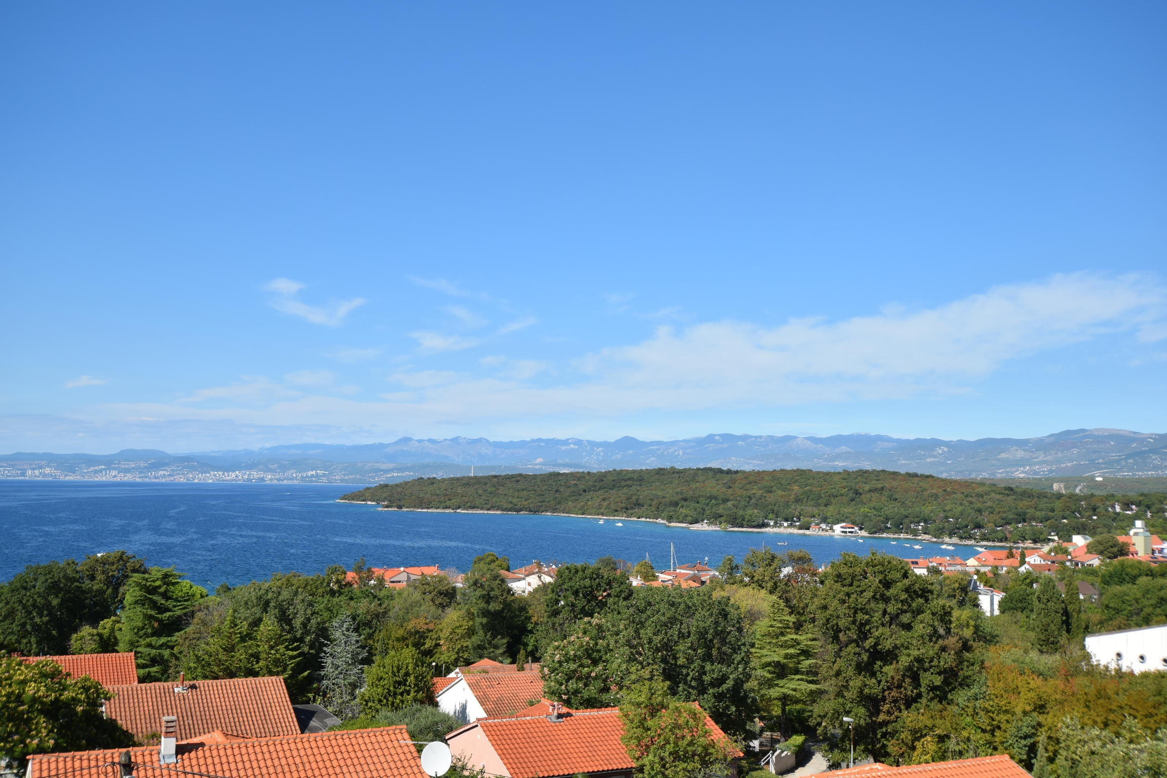 Two bedroom apartment with balcony and sea view Njivice, Krk  A-a