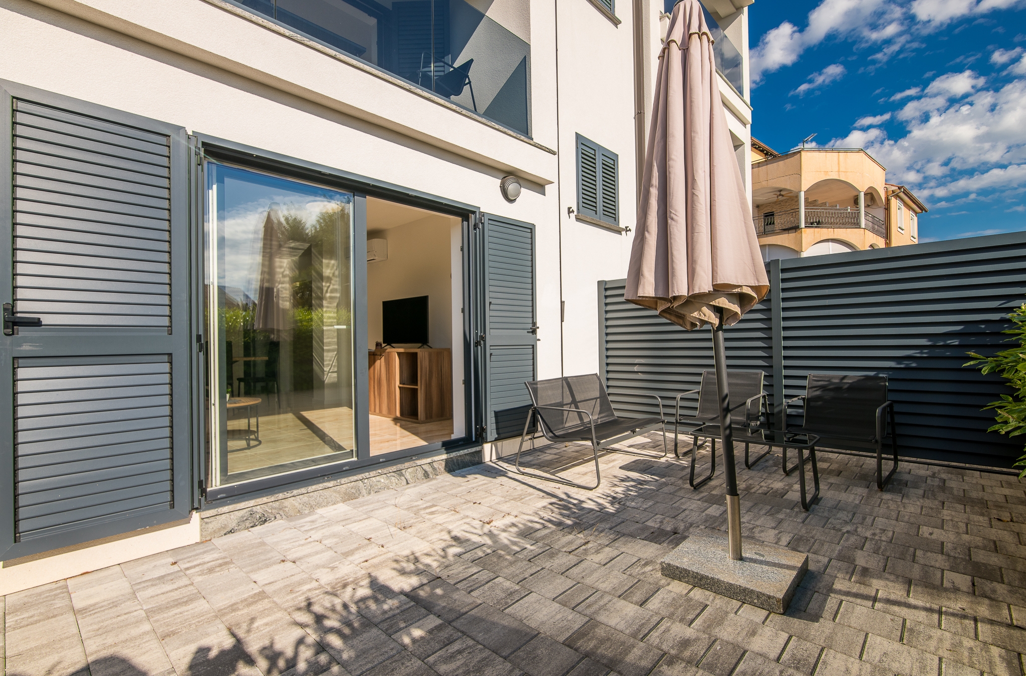 Three bedroom apartment with terrace Malinska, Krk (A-20484-a) Three bedroom apartment with terrace Malinska, Krk (A-20484-a)