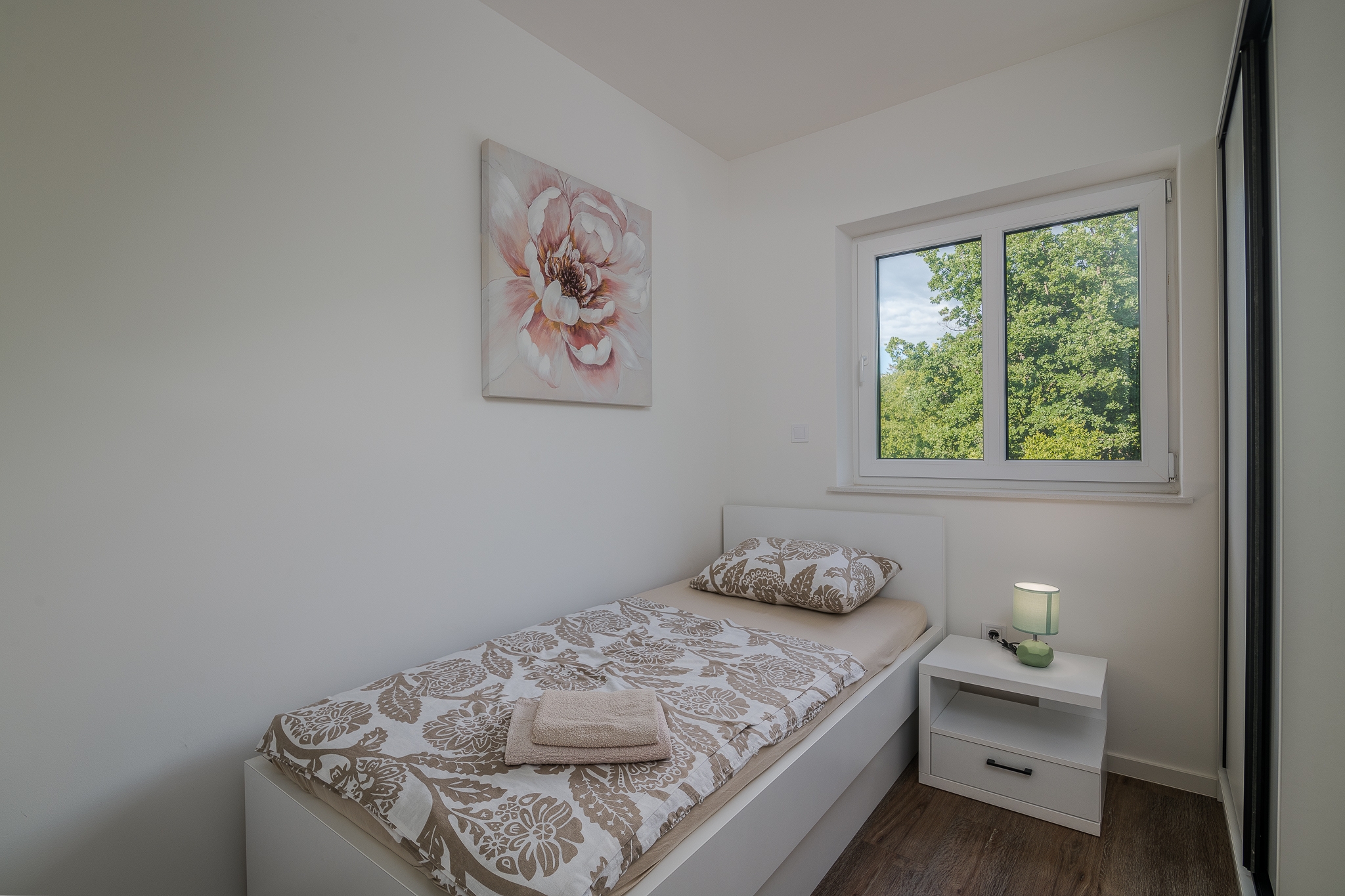Three bedroom apartment with terrace and sea view Malinska, Krk  A-c