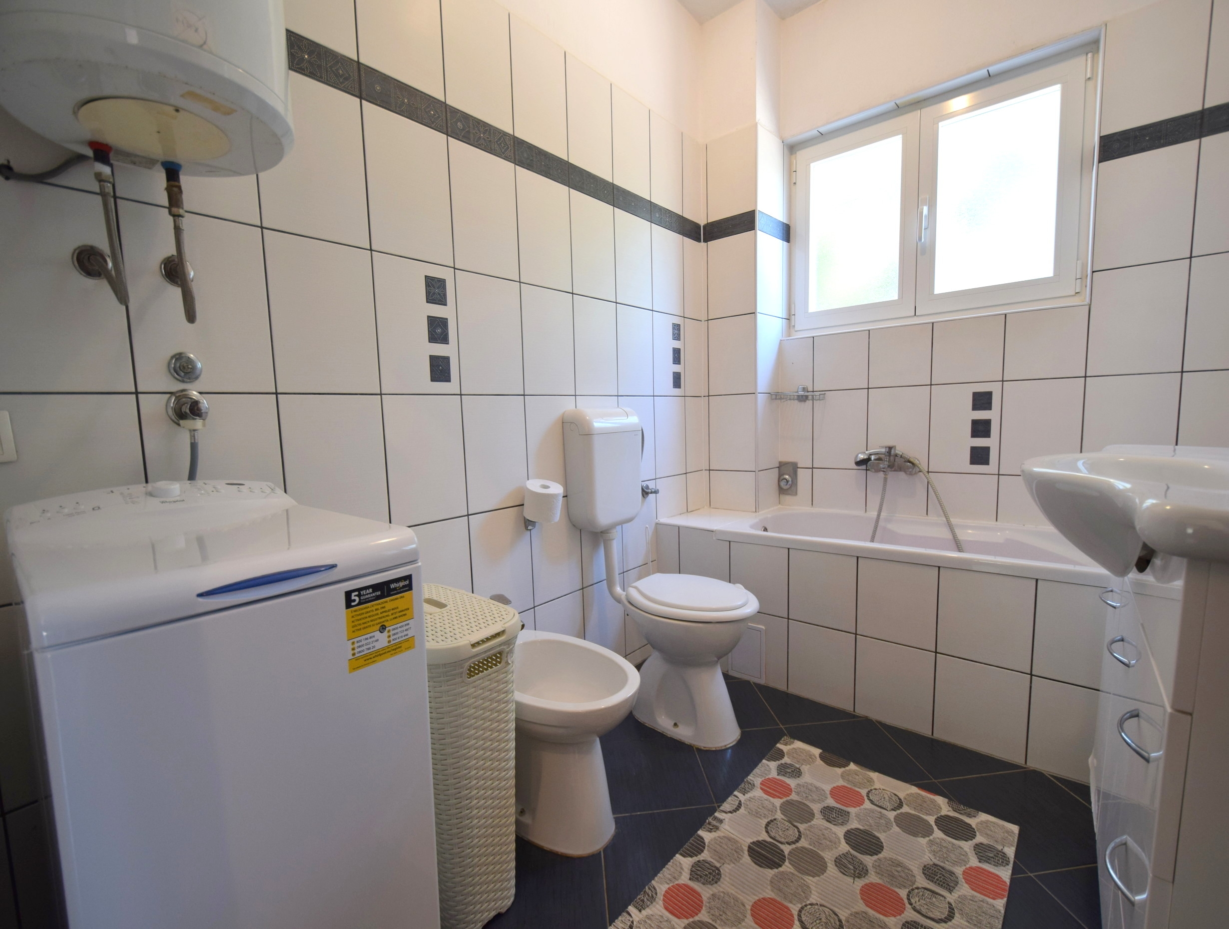 Three bedroom apartment with terrace Omišalj, Krk  A-a
