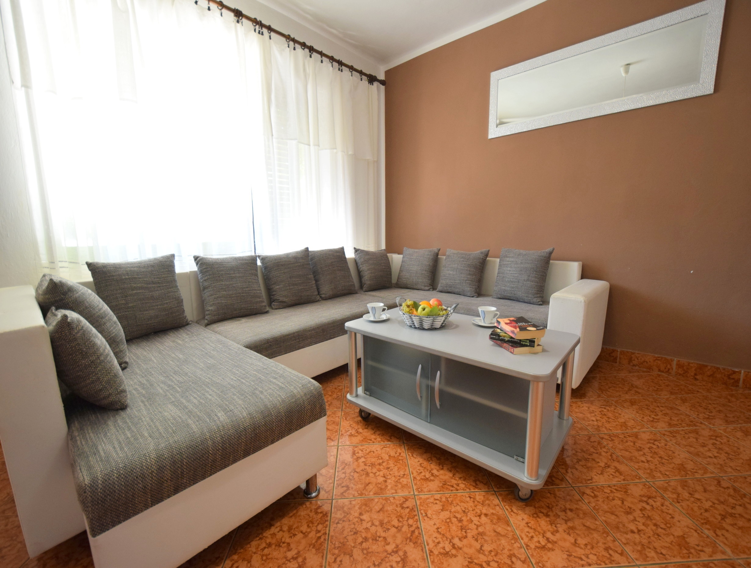 Three bedroom apartment with terrace Omišalj, Krk  A-a