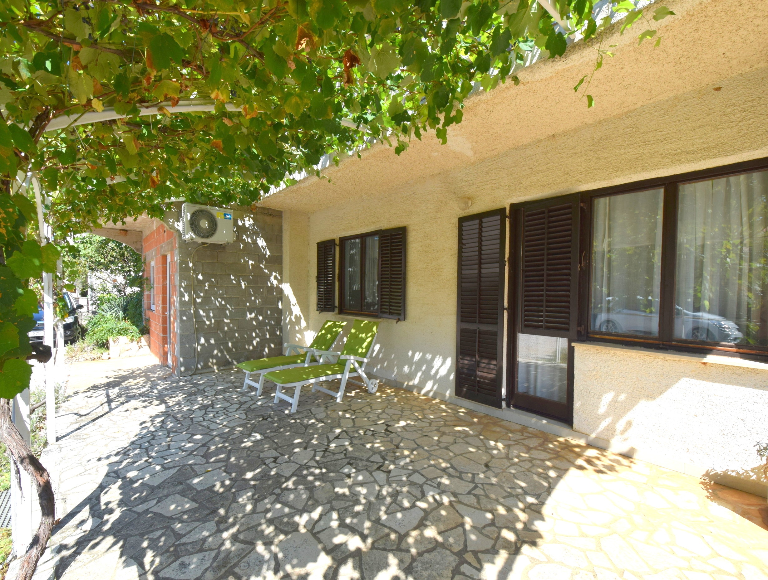 Three bedroom apartment with terrace Omišalj, Krk  A-a