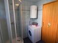 Ванная комната Njivice, Ванная комната в размещении типа apartment, WiFi.