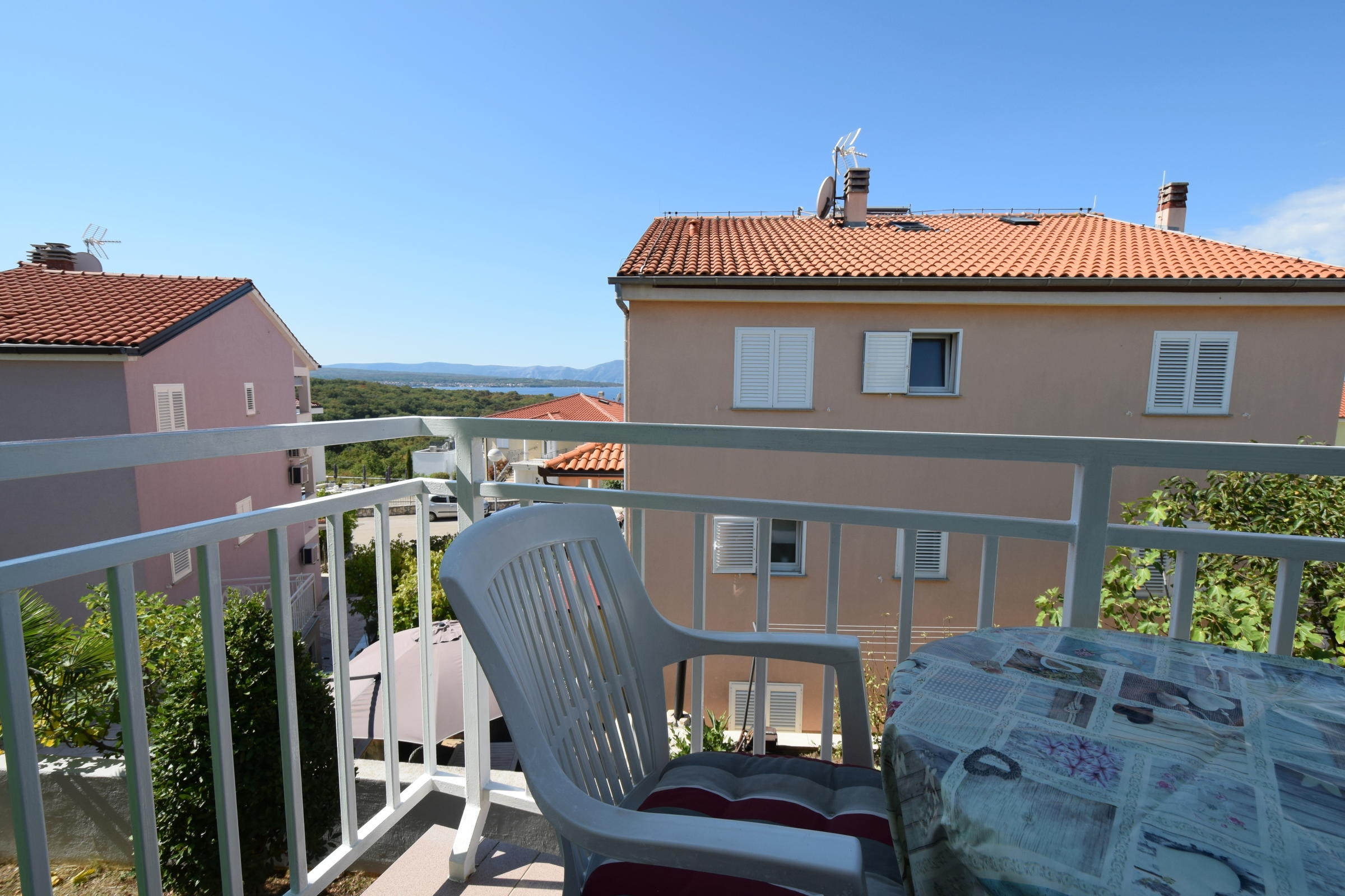 Two bedroom apartment with balcony Njivice, Krk  A-c