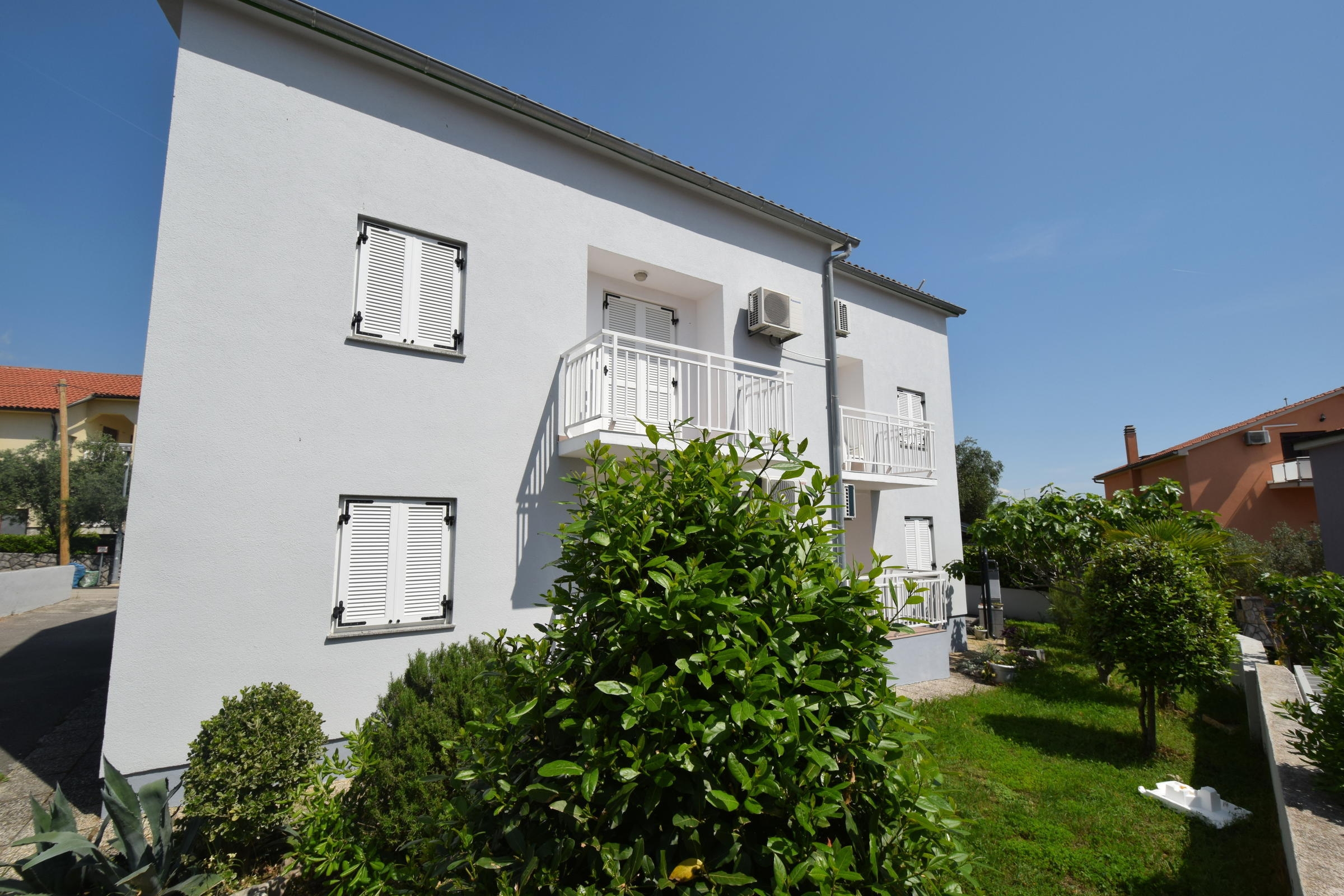 One bedroom apartment with balcony Njivice, Krk (A-20486-a) One bedroom apartment with balcony Njivice, Krk (A-20486-a)