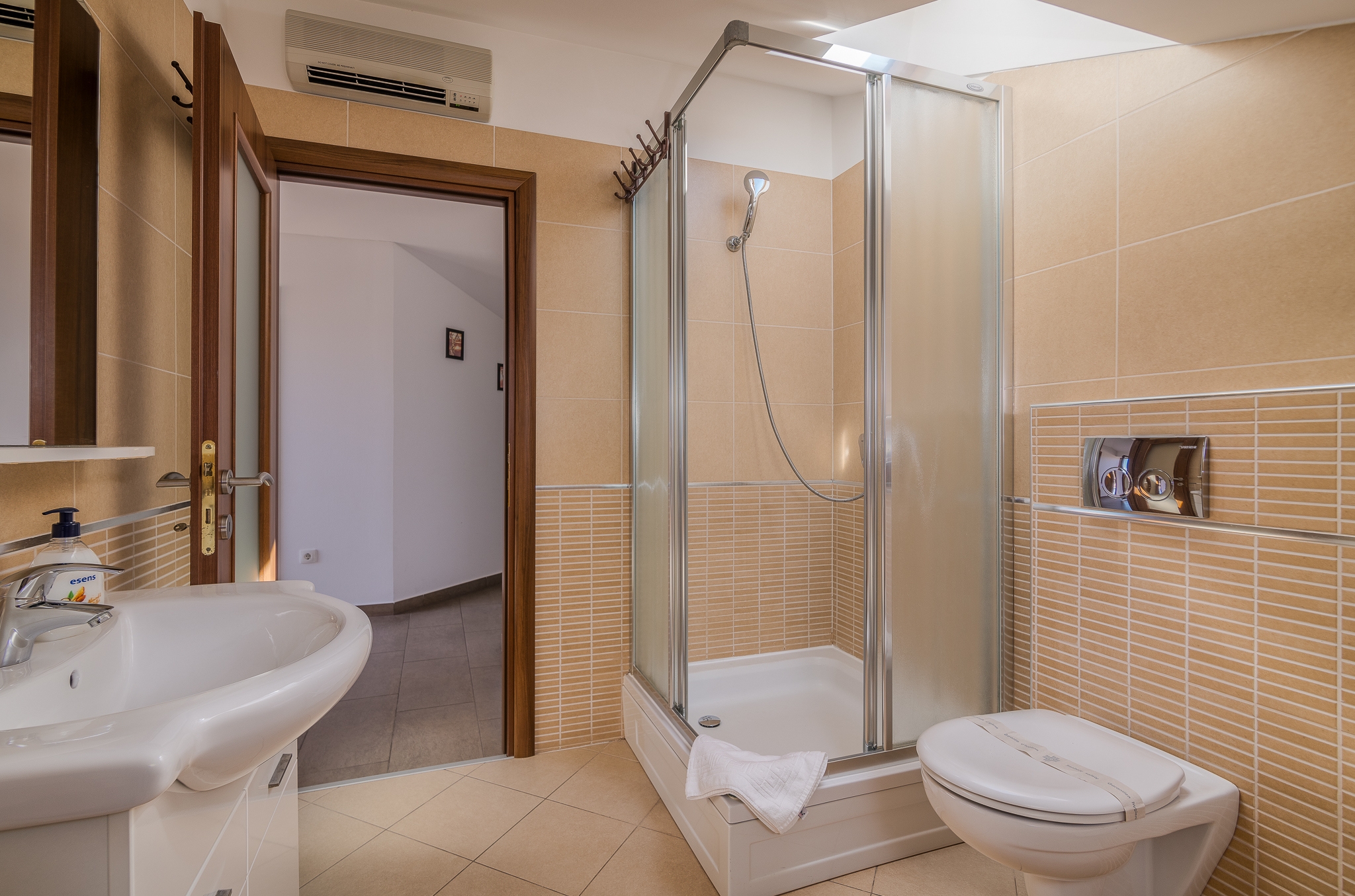Three bedroom apartment with terrace and sea view Njivice, Krk  A-a