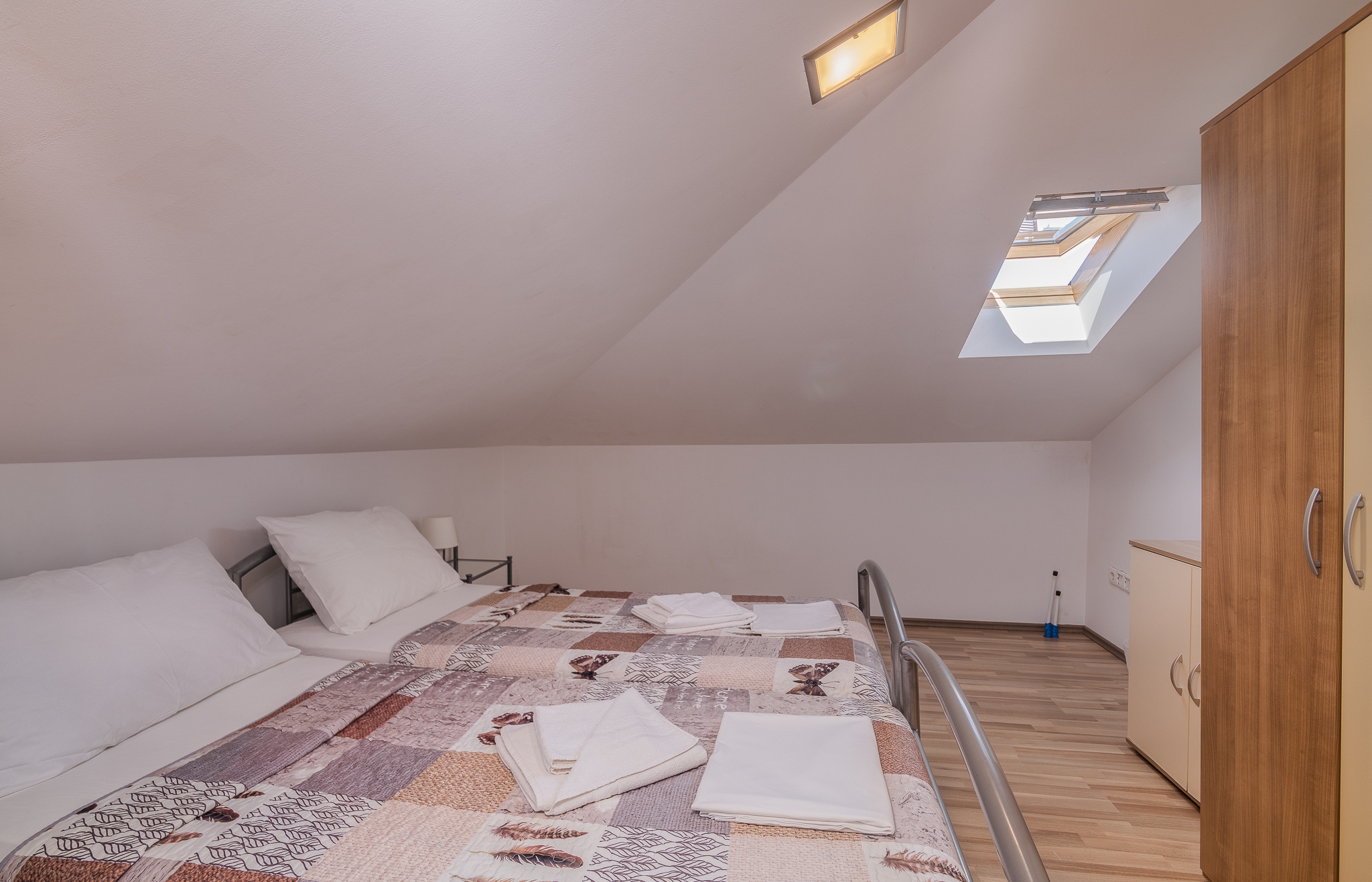 Three bedroom apartment with terrace and sea view Njivice, Krk  A-a
