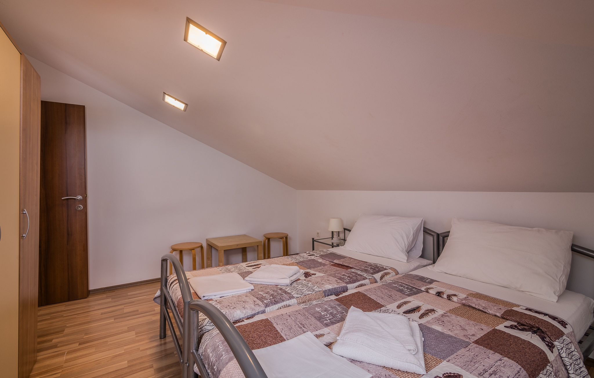 Three bedroom apartment with terrace and sea view Njivice, Krk  A-a