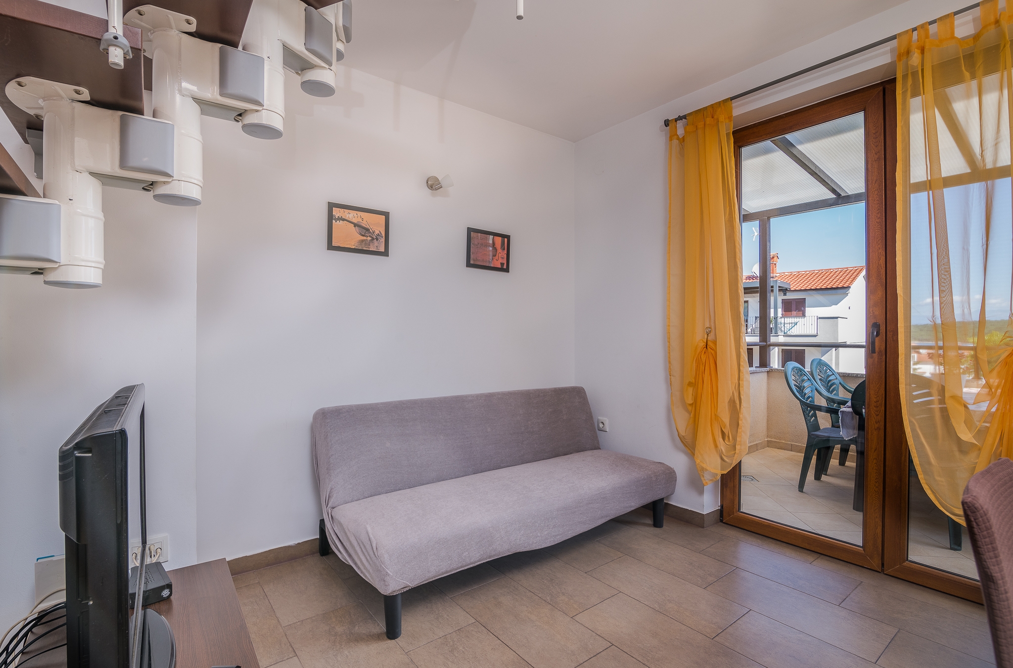 Three bedroom apartment with terrace and sea view Njivice, Krk (A-20487-a)