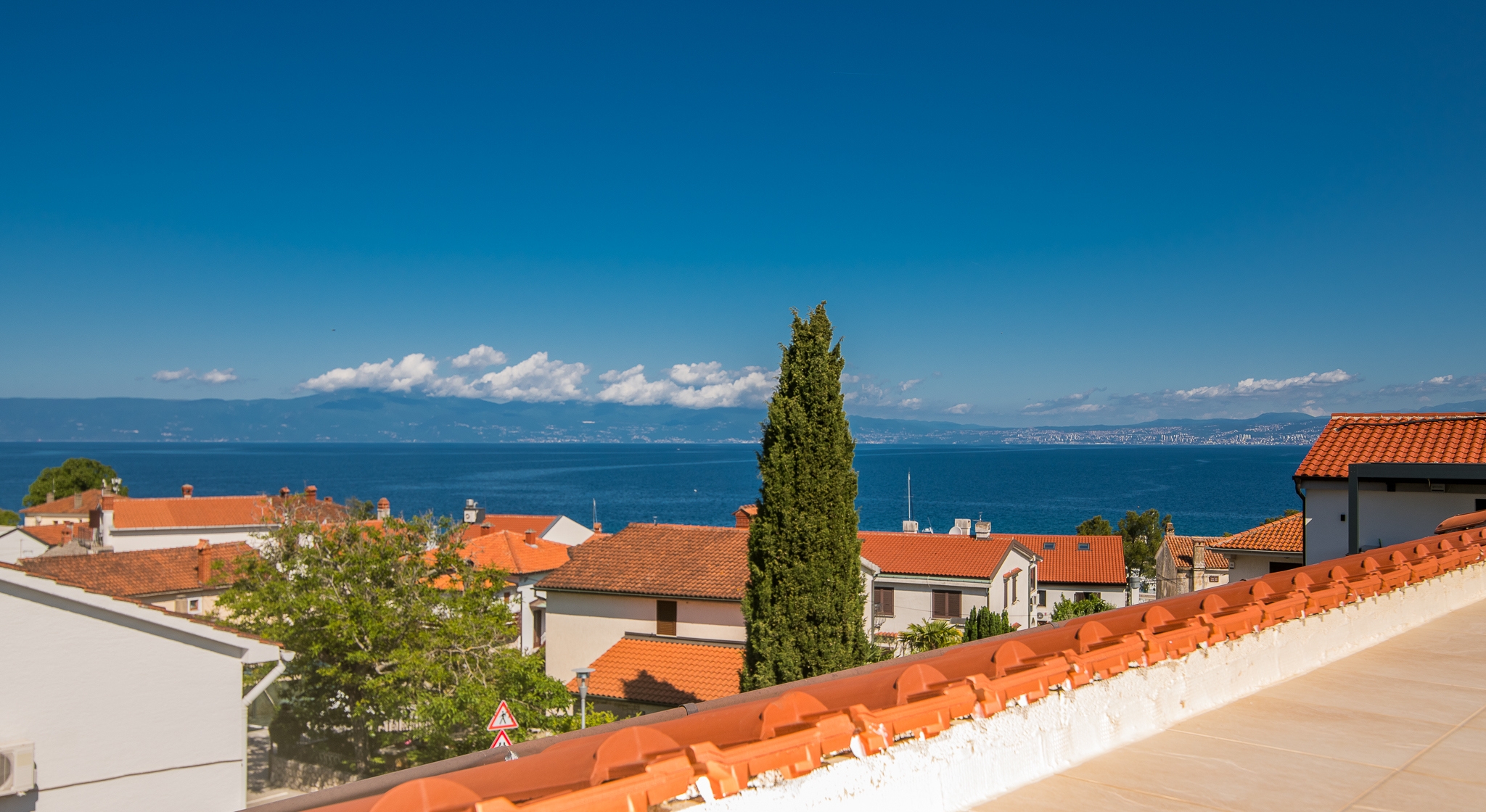 Three bedroom apartment with terrace and sea view Njivice, Krk  A-a