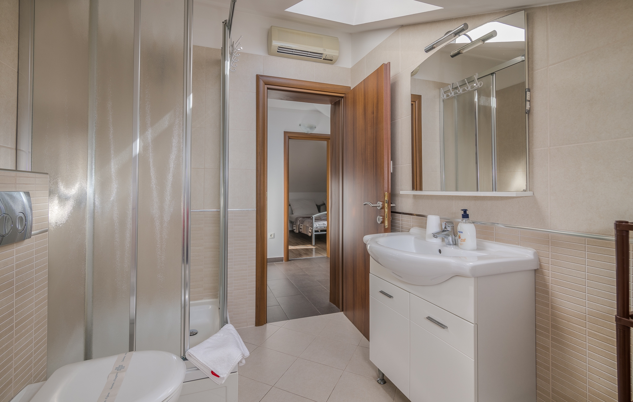 Three bedroom apartment with terrace and sea view Njivice, Krk  A-b