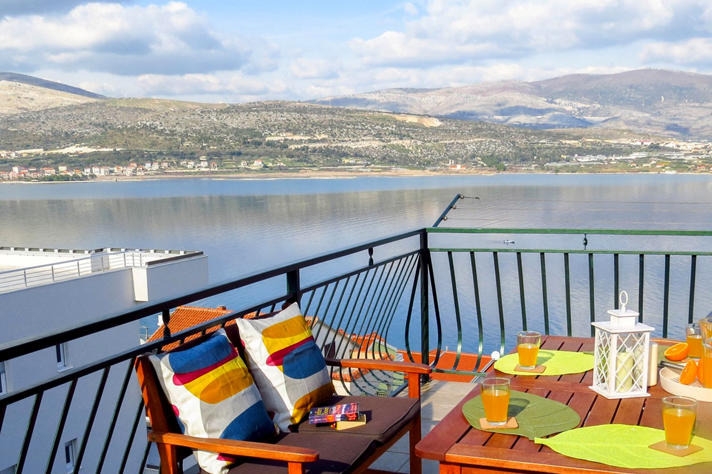 Two bedroom apartment with terrace and sea view Mastrinka, Čiovo  A-c