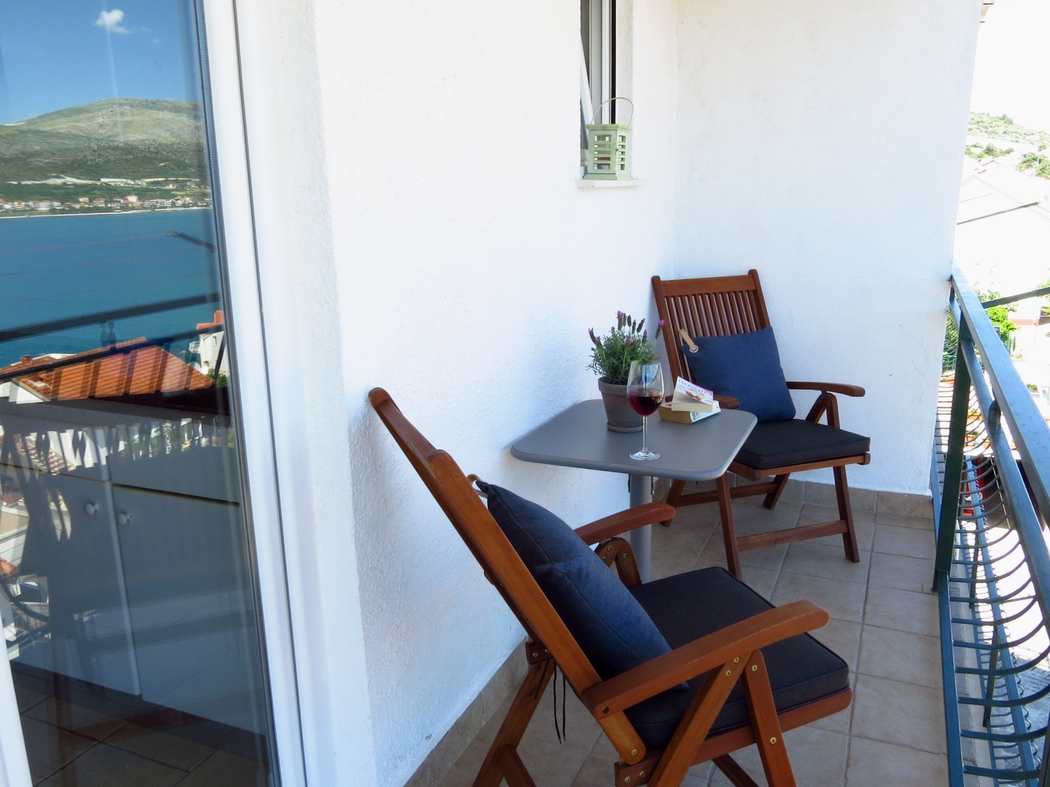 Two bedroom apartment with balcony and sea view Mastrinka, Čiovo (A-2049-d)