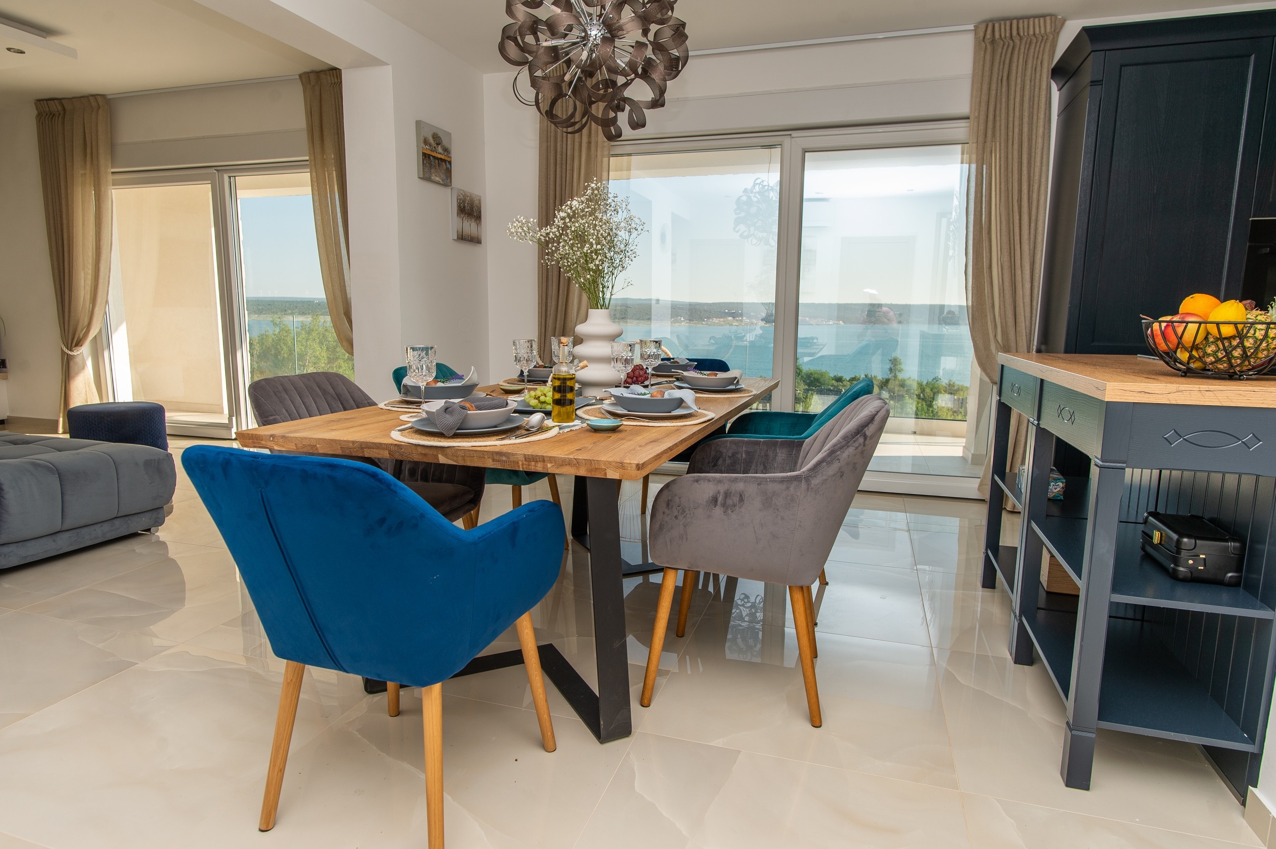 Four bedroom house with terrace and sea view Maslenica, Novigrad  K