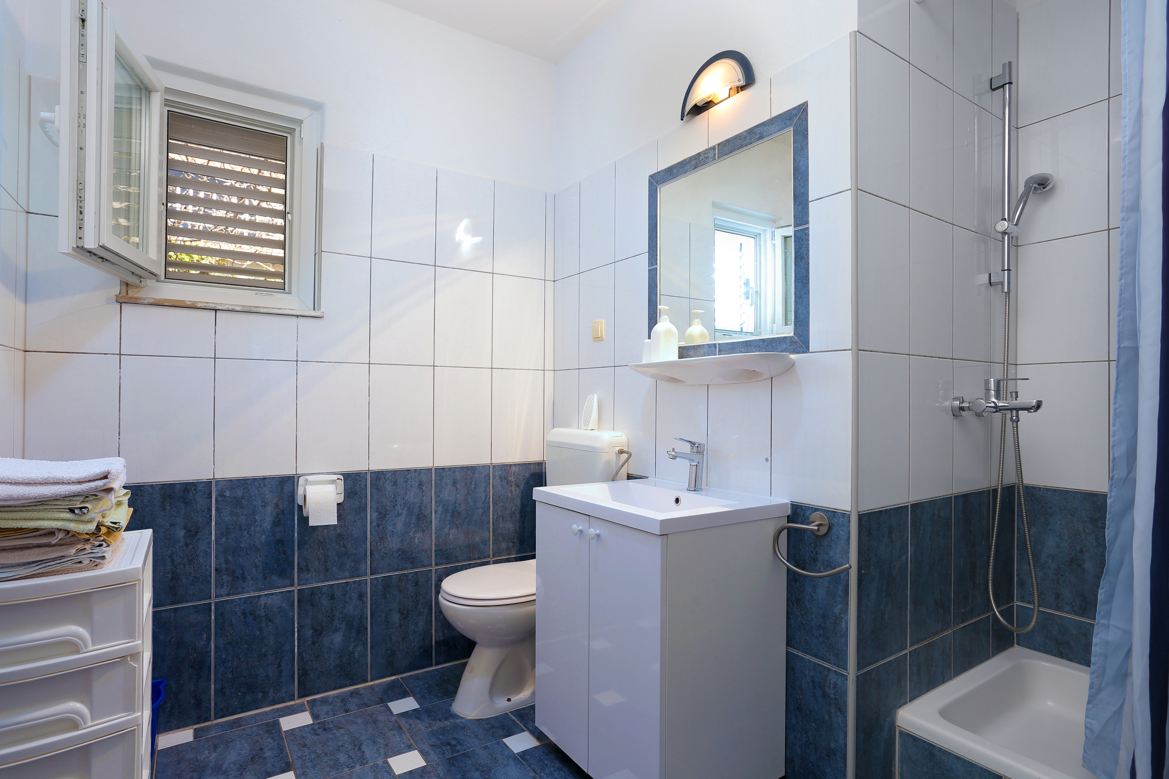 One bedroom apartment with terrace and sea view Balića Rat, Omiš  A-a