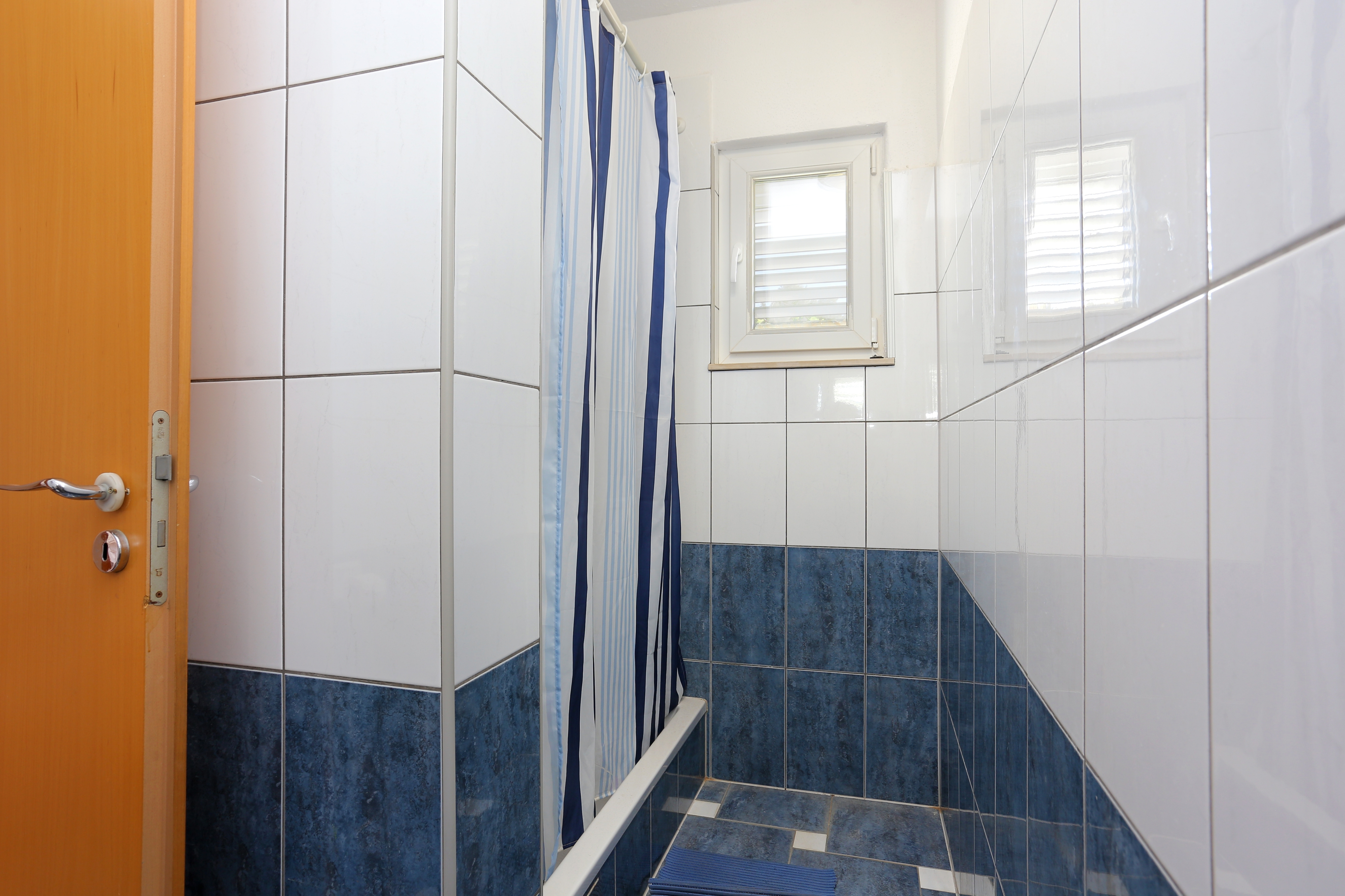 One bedroom apartment with terrace and sea view Balića Rat, Omiš  A-b