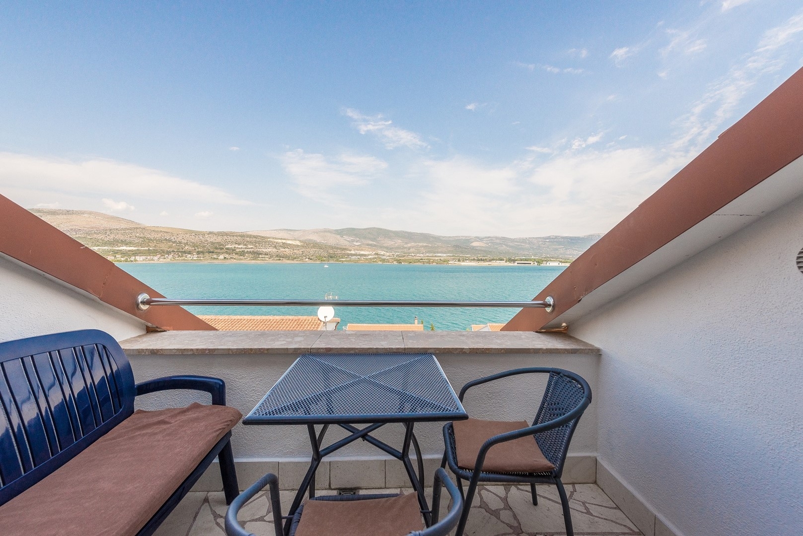 Two bedroom apartment with terrace and sea view Mastrinka, Čiovo  A-c