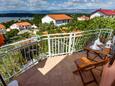 Njivice, Balcon dans l’hébergement en type studio-apartment, avec la vue sur la mer et WiFi.