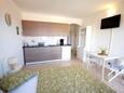 Njivice, Cuisine dans l’hébergement en type studio-apartment, WiFi.
