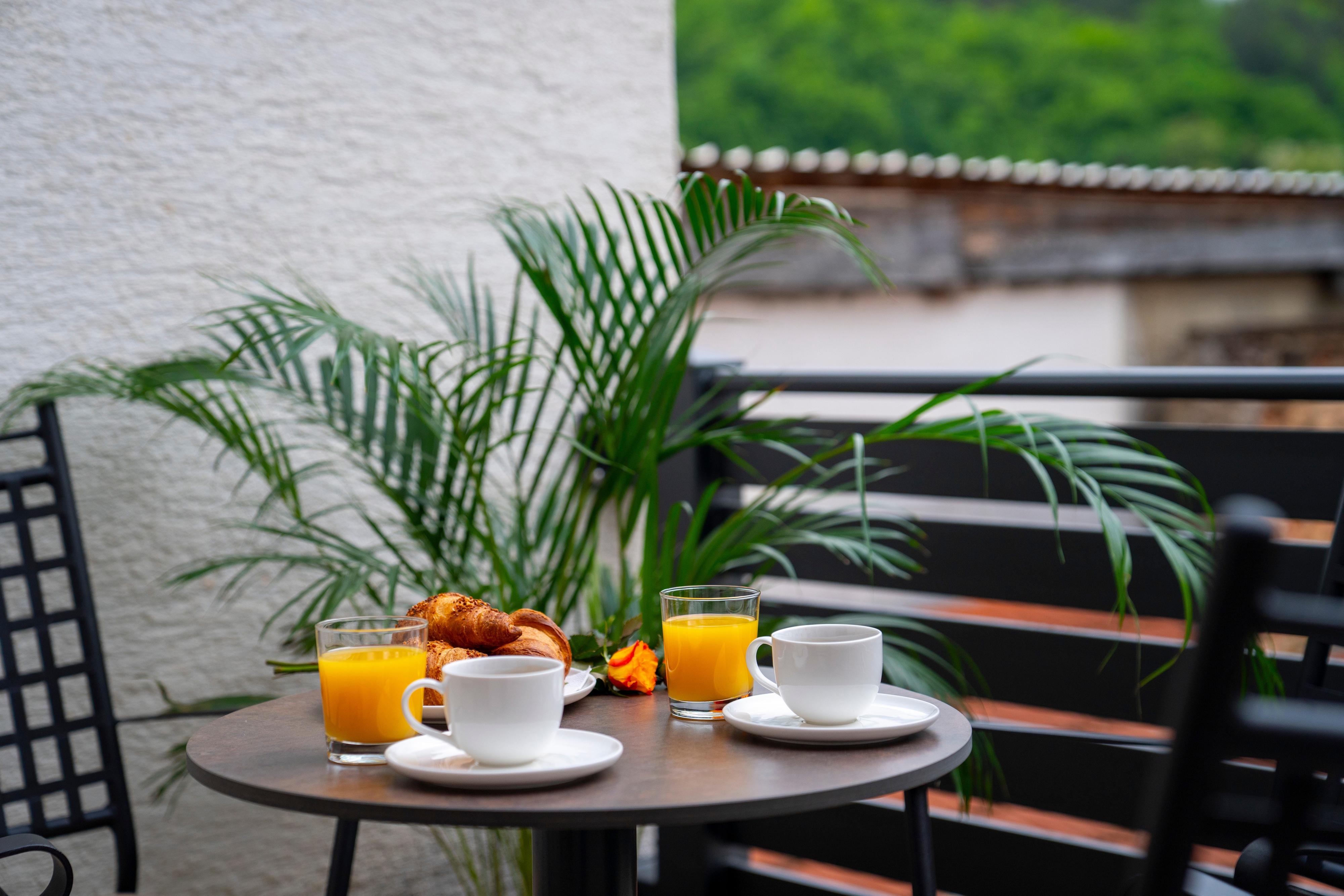 One bedroom apartment with terrace Otočac, Velebit  A-b