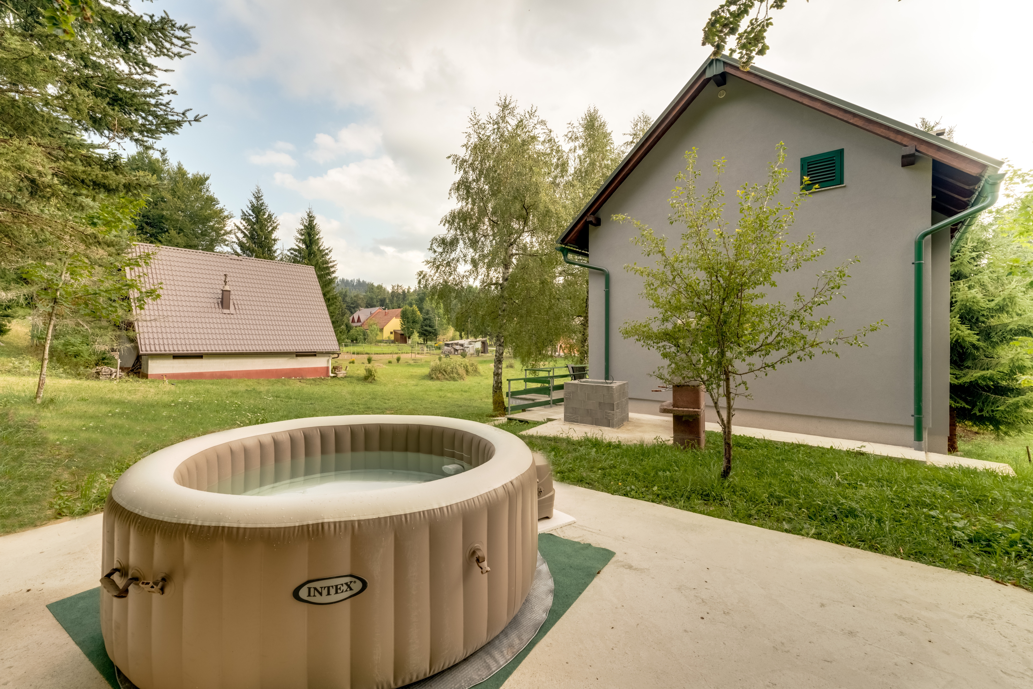 Dvosobna kuća s terasom Fužine, Gorski kotar  K