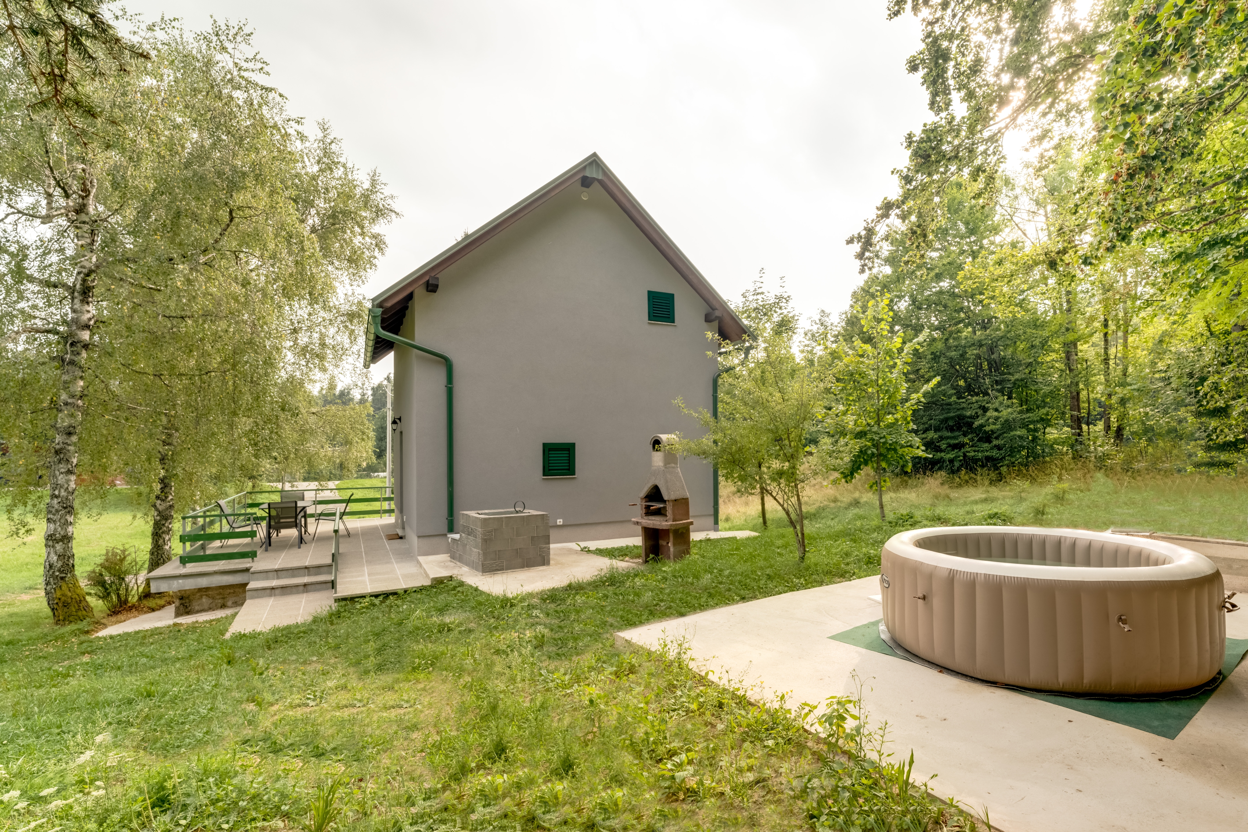 Dvosobna kuća s terasom Fužine, Gorski kotar  K