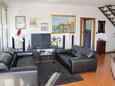 Living room 1 Trogir, Living room 1 in the apartment, dostupna klima i WIFI.