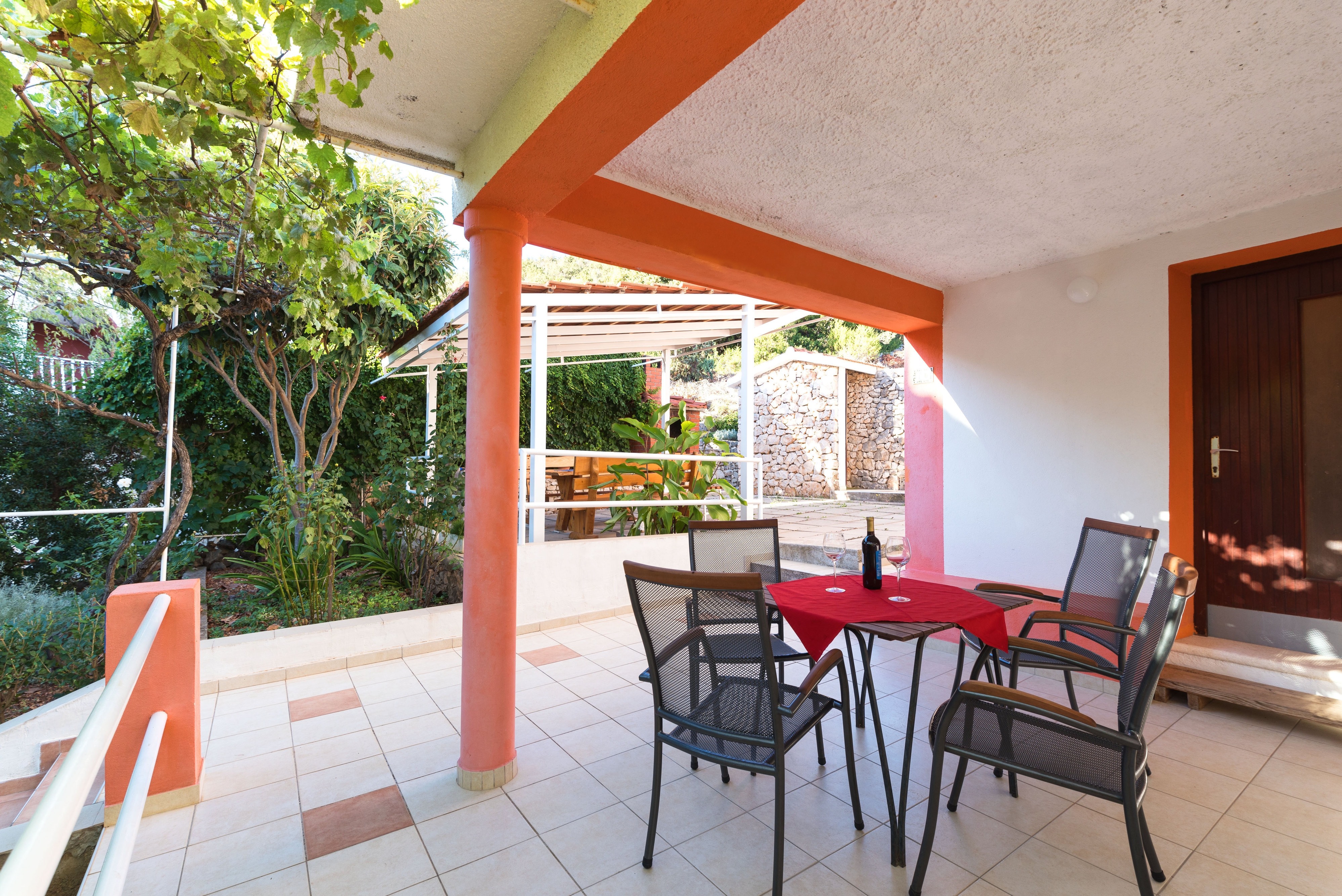 Two bedroom house near beach Vinišće, Trogir  K