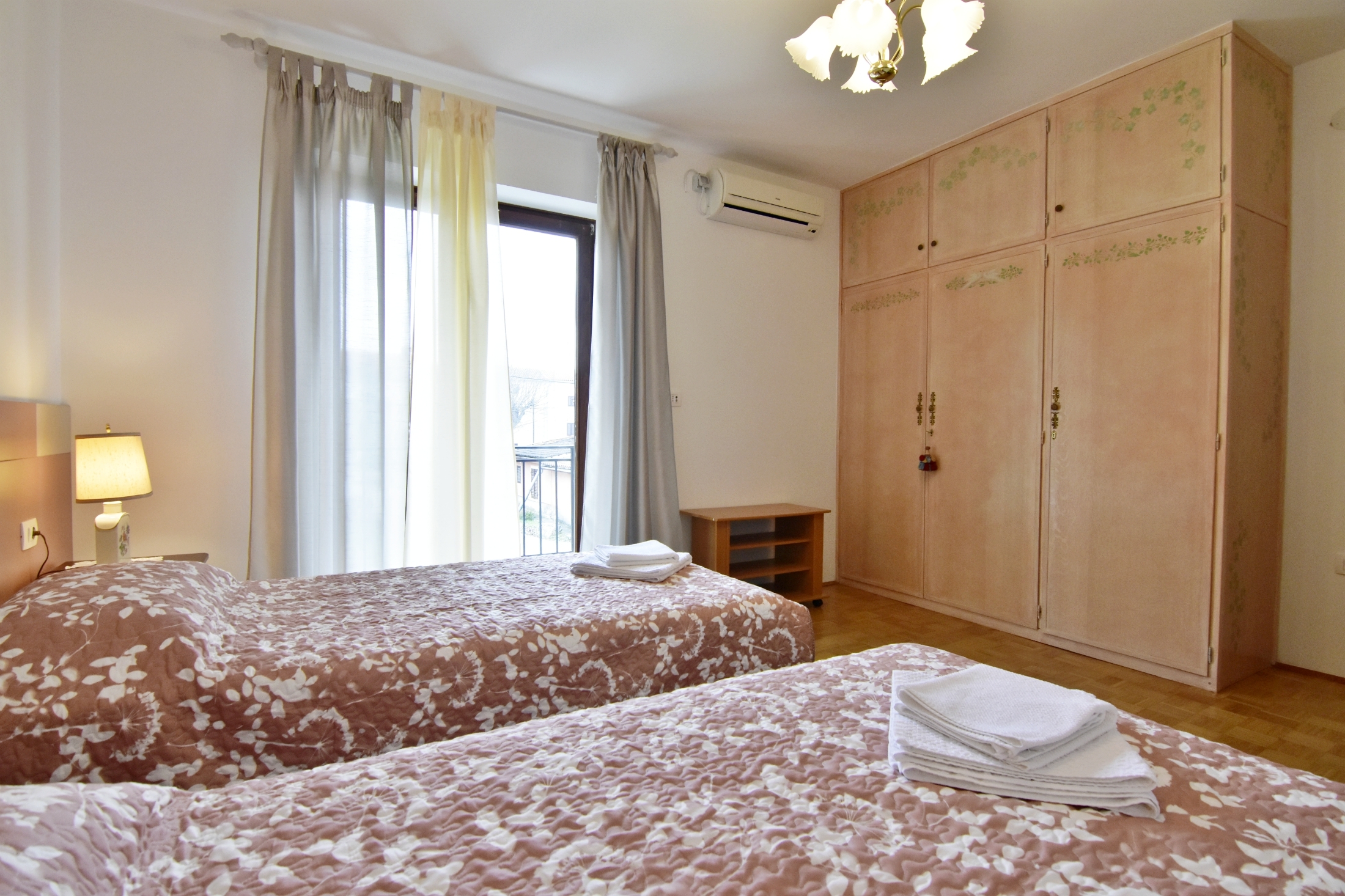 Three bedroom house with terrace Valica, Umag  K